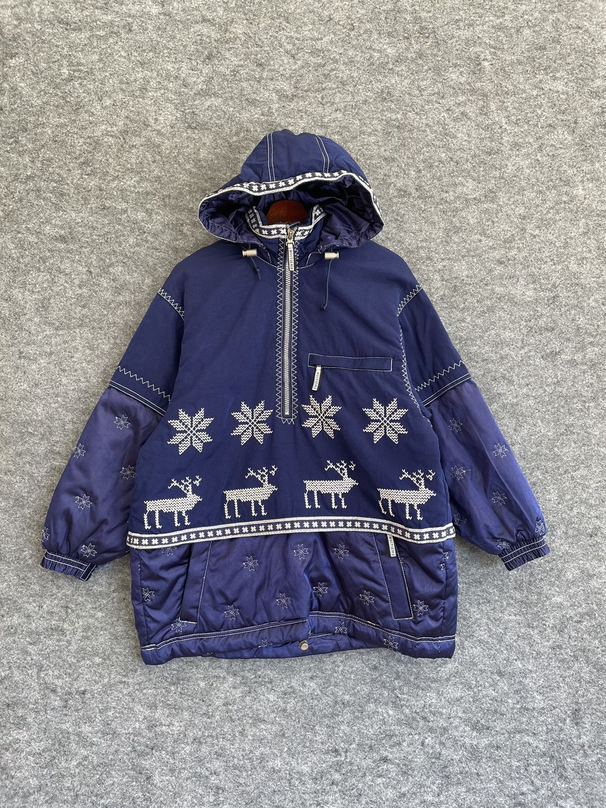 image of Descente Huitieme Sports Studio Anorak Jacket in Blue, Men's (Size Medium)