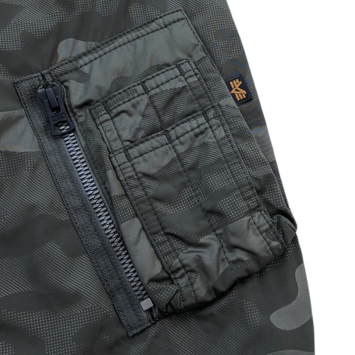 Alpha Industries Alpha Industries Ma-1 Camo Bomber Jacket Size US M / EU 48-50 / 2 - 7 Thumbnail