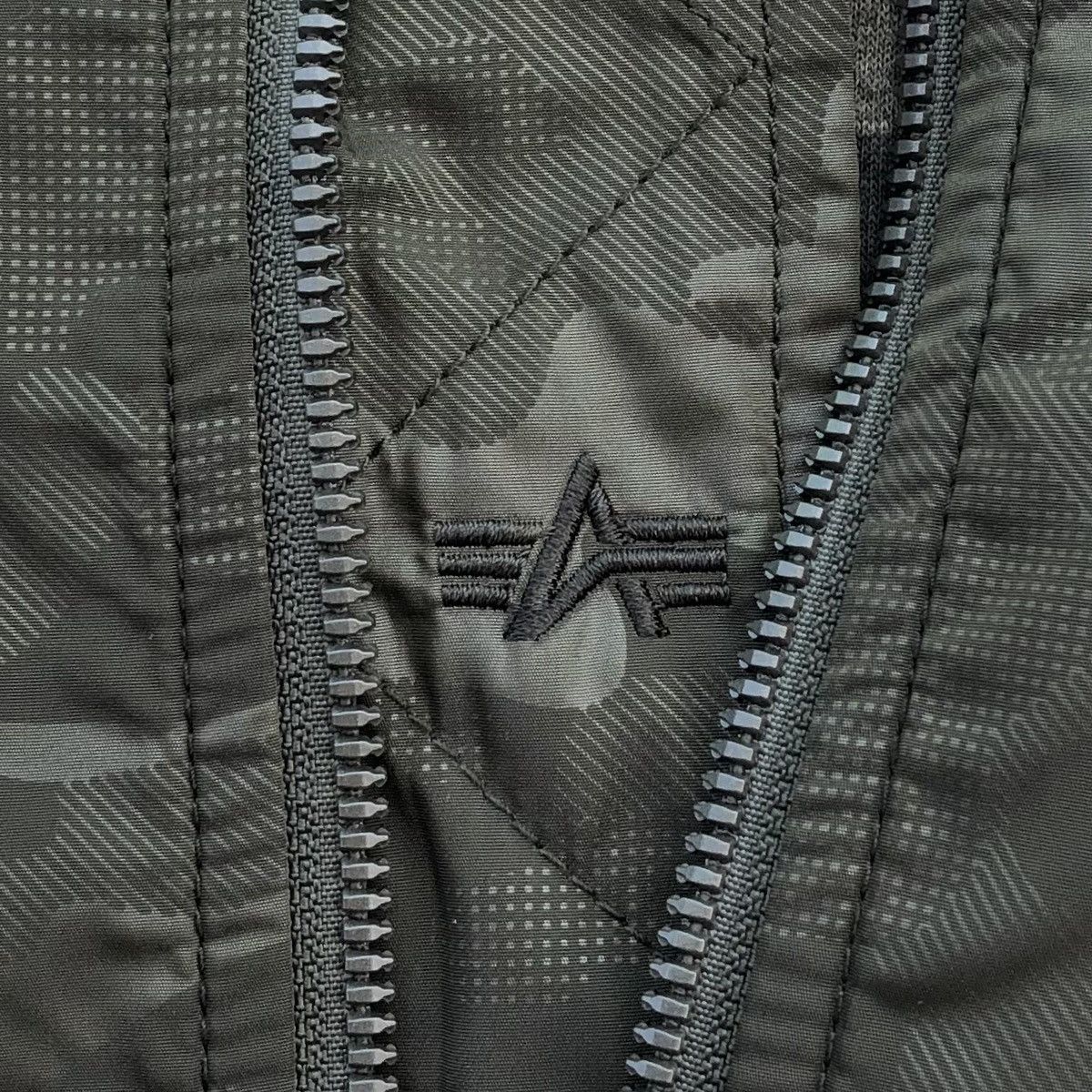 Alpha Industries Alpha Industries Ma-1 Camo Bomber Jacket Size US M / EU 48-50 / 2 - 6 Thumbnail