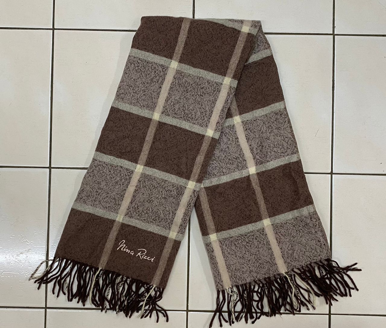 Nina Ricci Scarf / Muffler / Neckwear