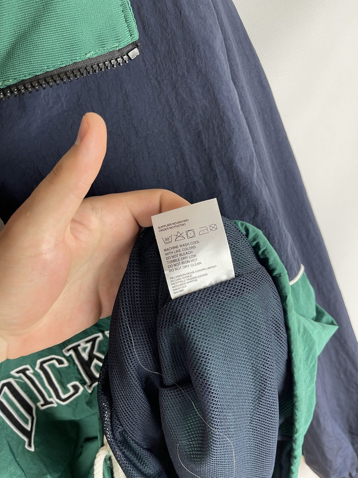 Dickies Dickies big logo nylon shimmer anorak style jacket Size US XL / EU 56 / 4 - 9 Thumbnail