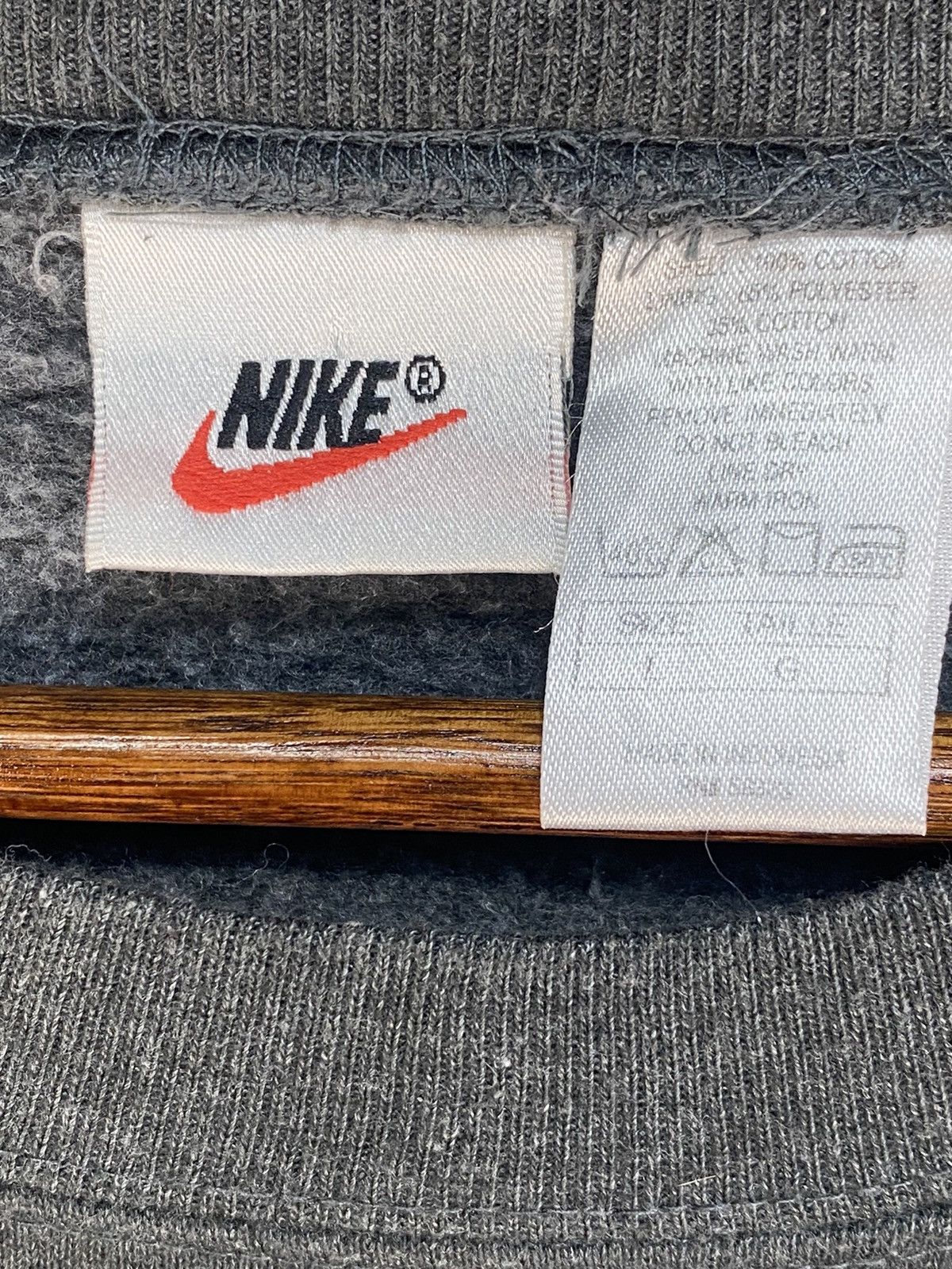 Nike Vintage 90s Nike Swoosh Sweatshirt Size US L / EU 52-54 / 3 - 5 Thumbnail
