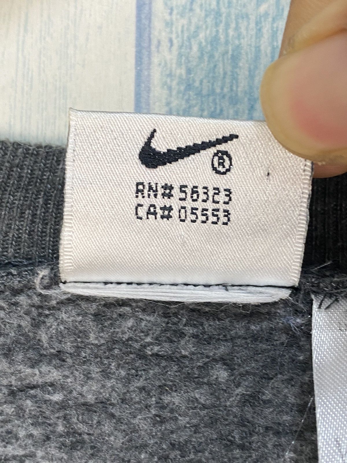 Nike Vintage 90s Nike Swoosh Sweatshirt Size US L / EU 52-54 / 3 - 6 Thumbnail