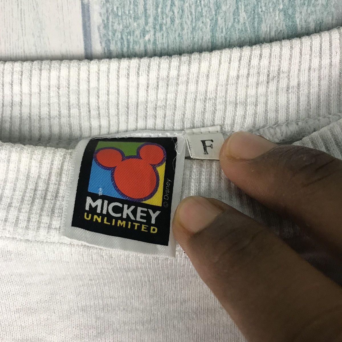 Disney Vintage 90s Mickey Mouse Sweatshirt Size US L / EU 52-54 / 3 - 5 Thumbnail