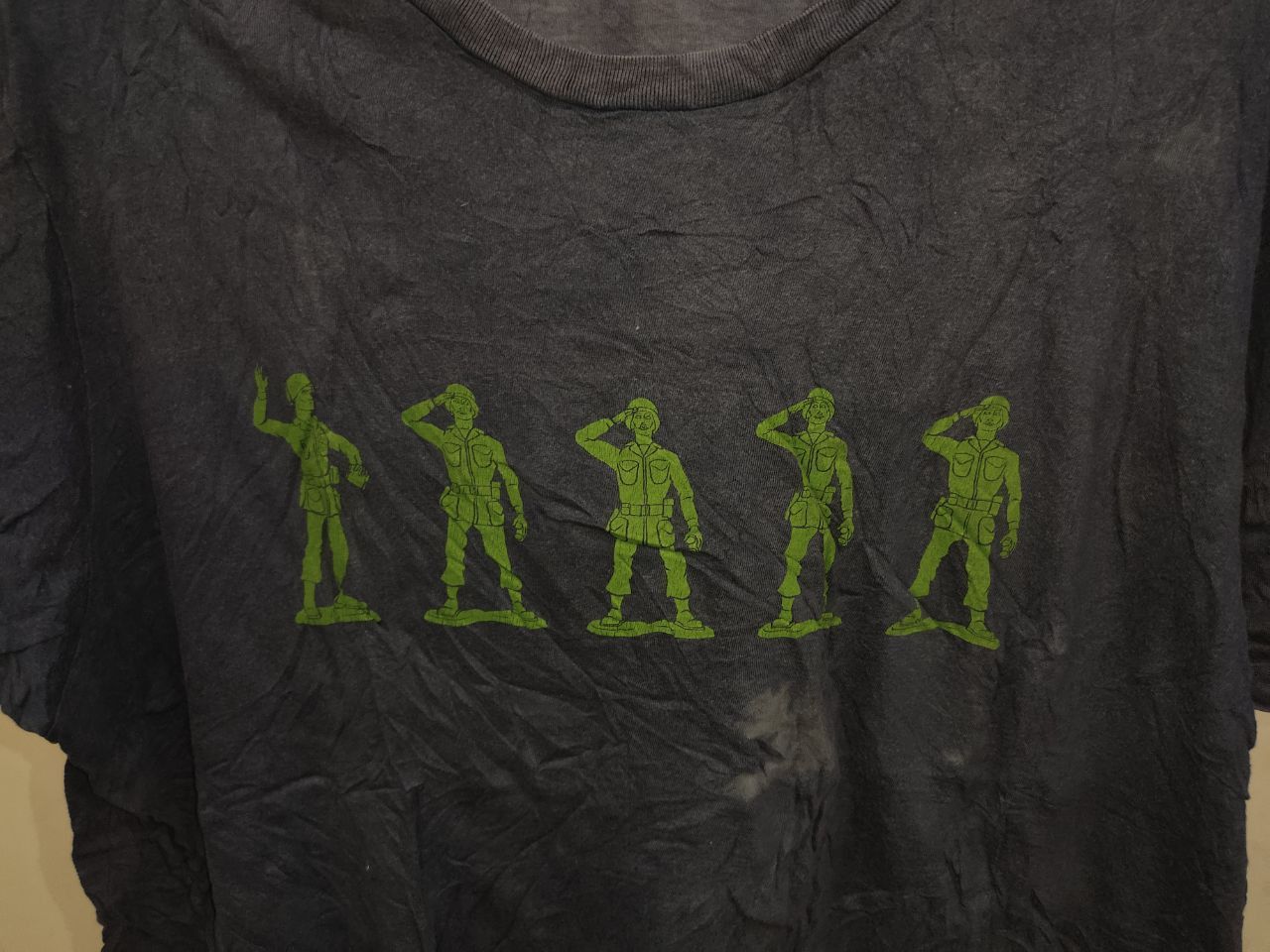 Anime × Uniqlo Toy Soldier Tee Size US M / EU 48-50 / 2 - 2 Thumbnail