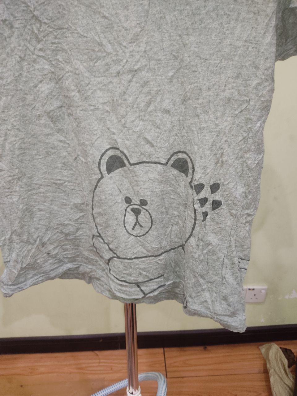 Uniqlo Line Friends Emoji Tee Size US M / EU 48-50 / 2 - 2 Thumbnail