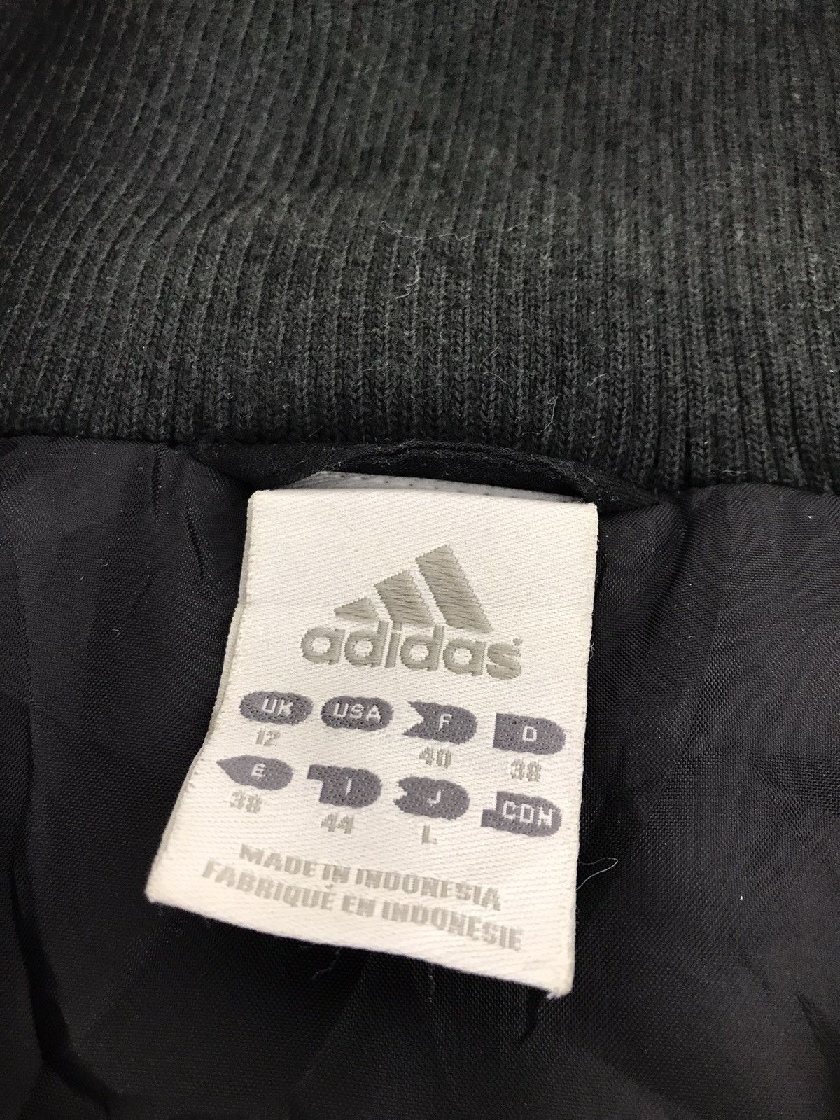 Adidas Vintage Adidas Quilted Jacket Fashion Classic Modern Plain Size M / US 6-8 / IT 42-44 - 5 Thumbnail