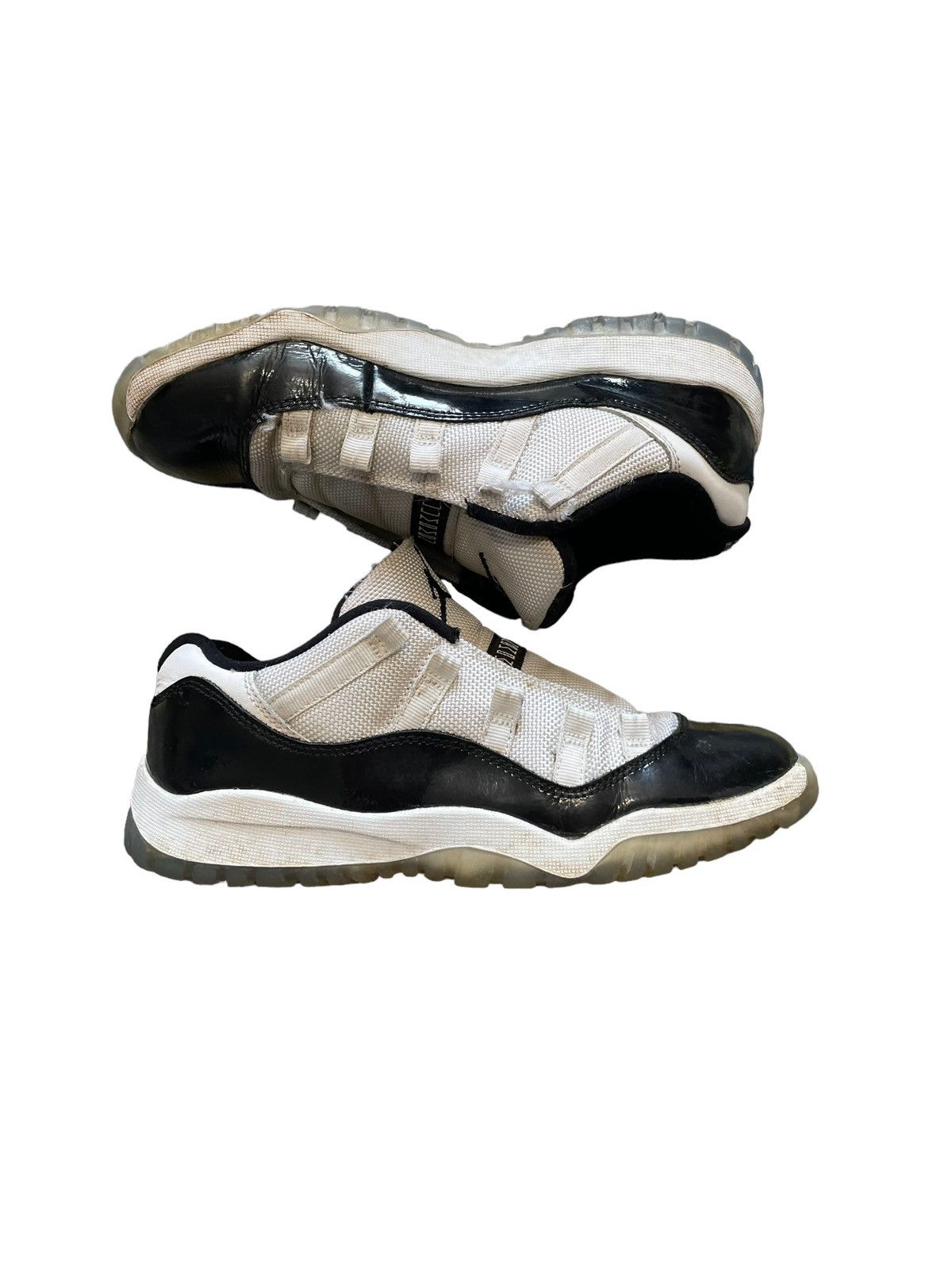 Air Jordan 11 Retro Low Concord