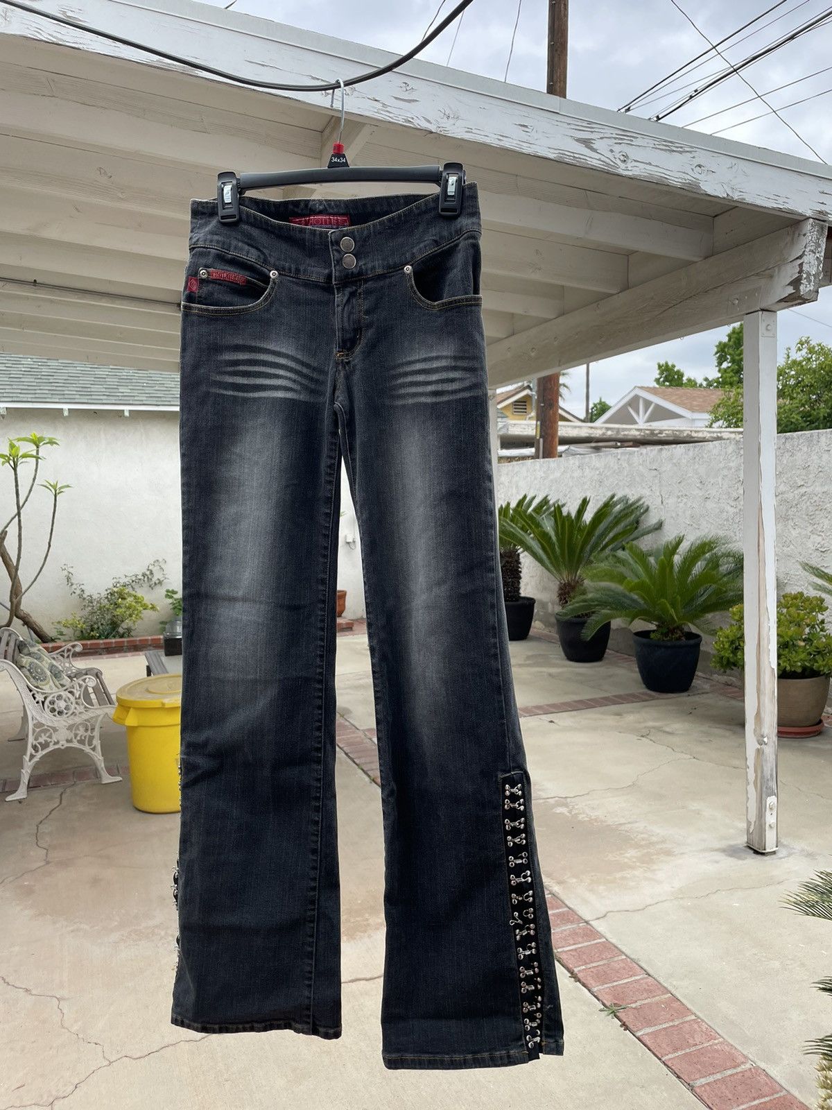 Vintage y2k lowrise jeans with corseted detail