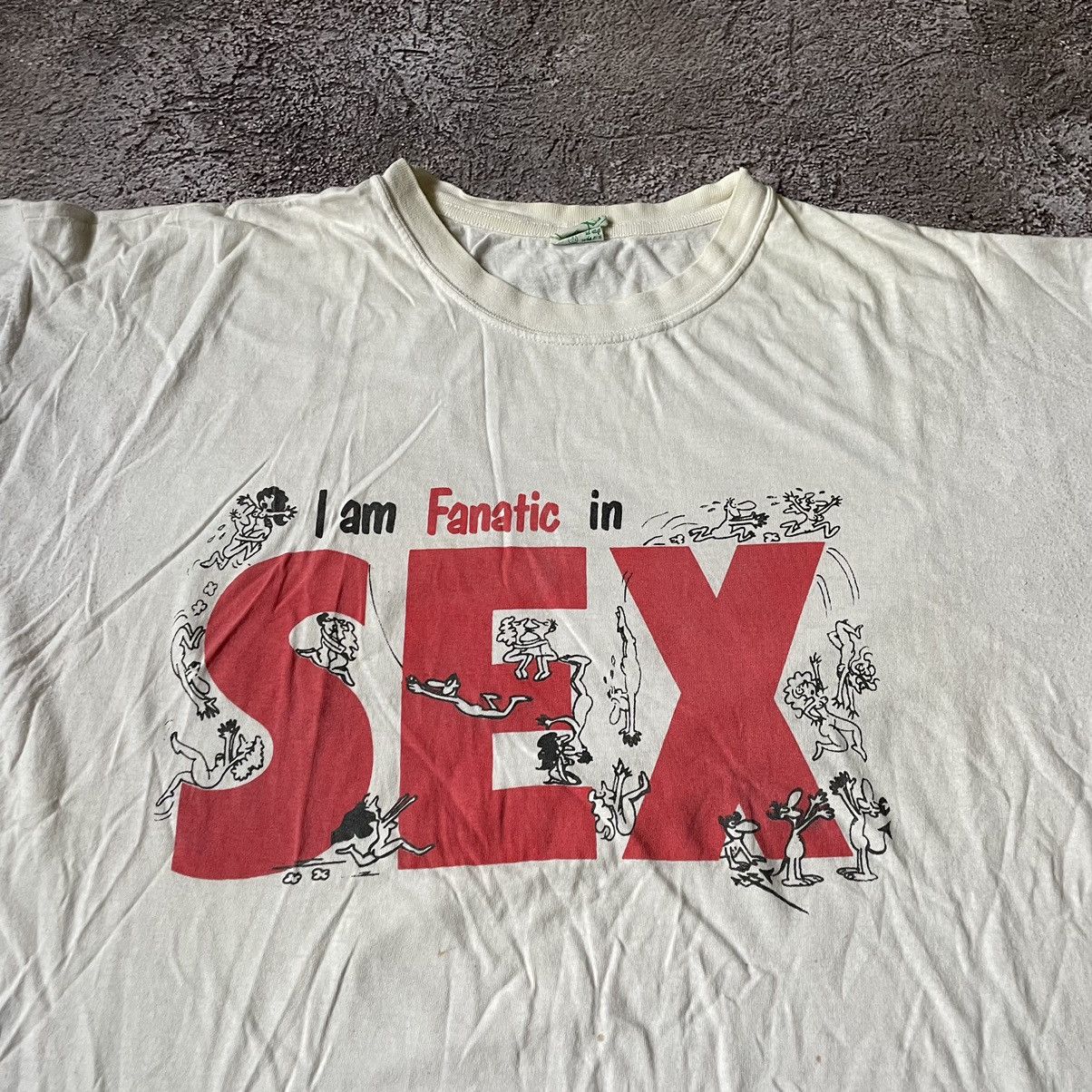 Hypebeast Vintage Y2K ADULT “I AM FANATIC IN SEX PORNO“ FUNNY BuyTee Size US XL / EU 56 / 4 - 5 Thumbnail