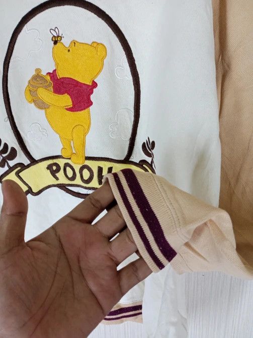 Cartoon Network Vintage 90s Winnie The Pooh Crewneck Embroidered Logo Size US M / EU 48-50 / 2 - 3 Thumbnail