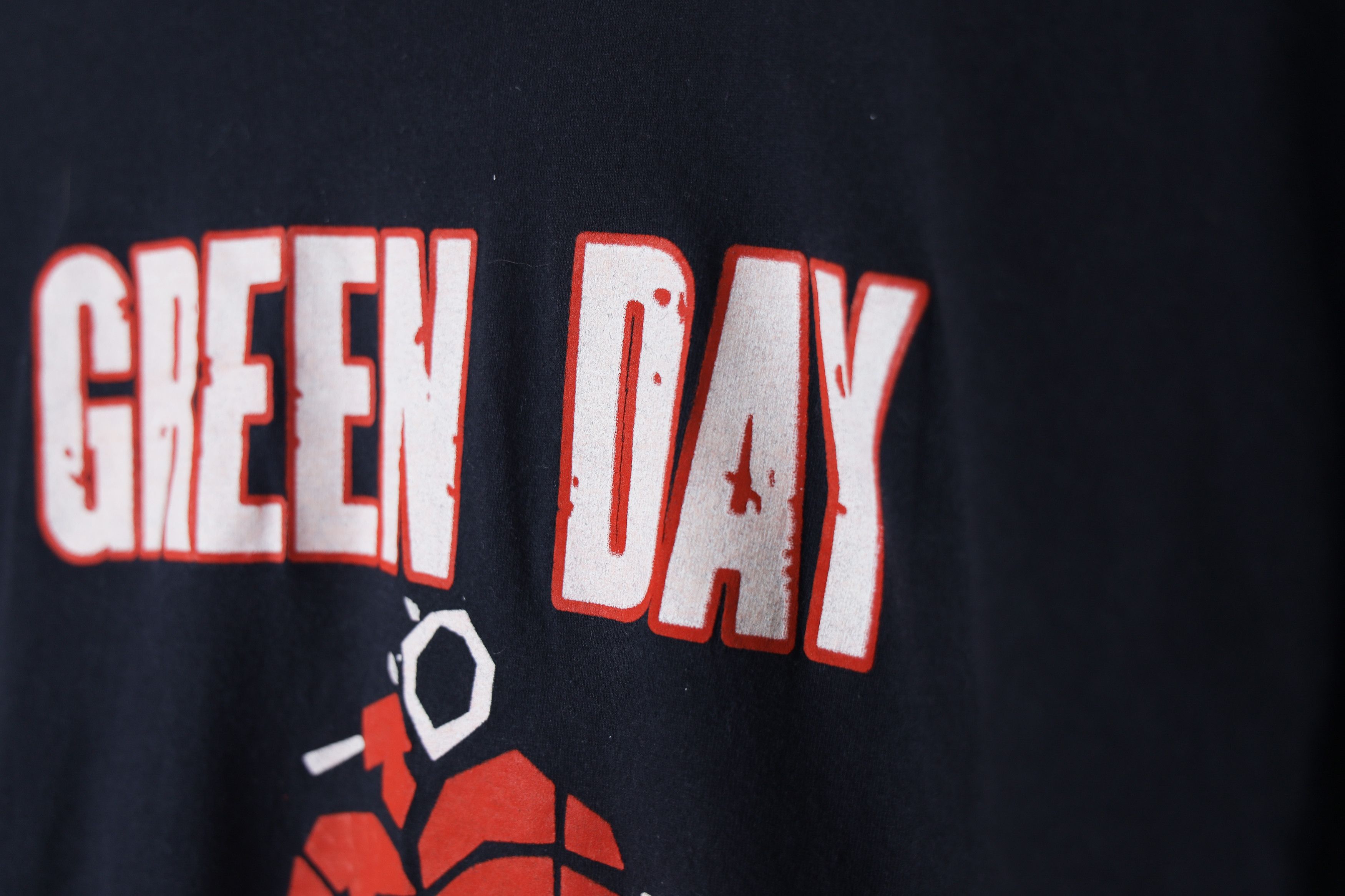Band Tees × Vintage Vintage Green Day American Idiot Band Graphic Tee T-shirt Size US S / EU 44-46 / 1 - 9 Thumbnail