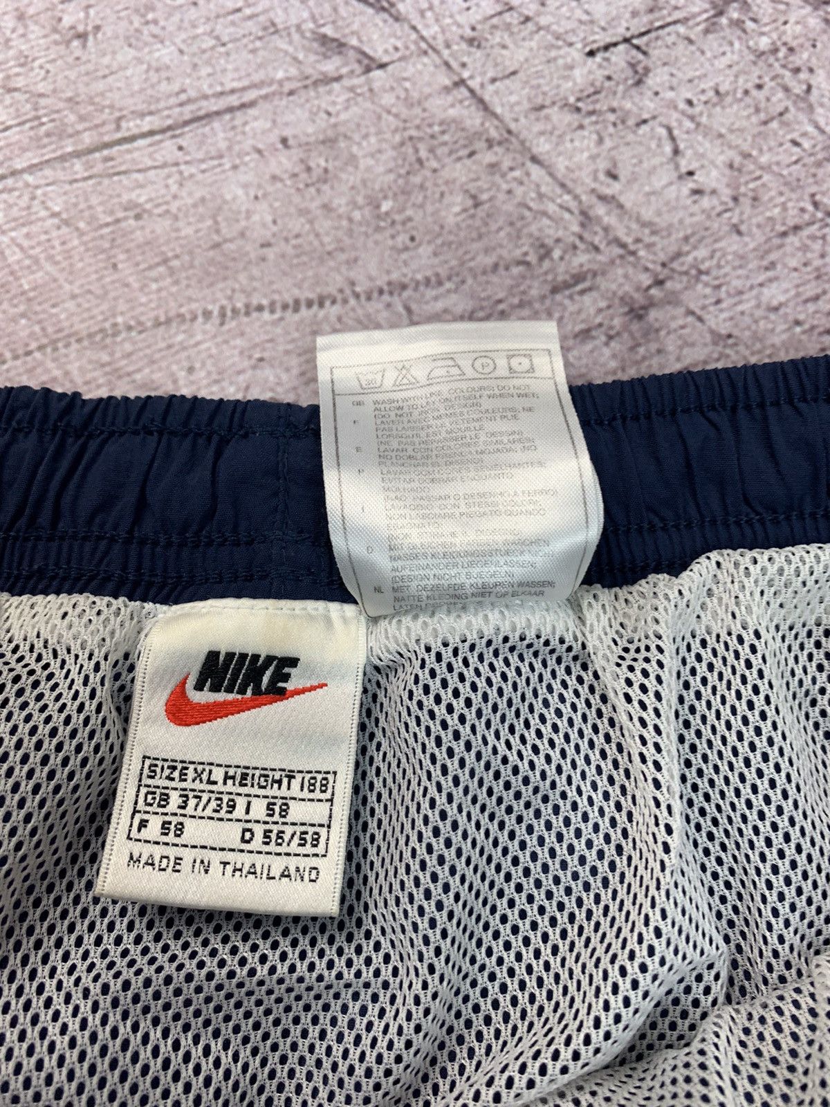 Nike Nike Big Logo Swoosh Vintage Shorts Size US 36 / EU 52 - 5 Thumbnail