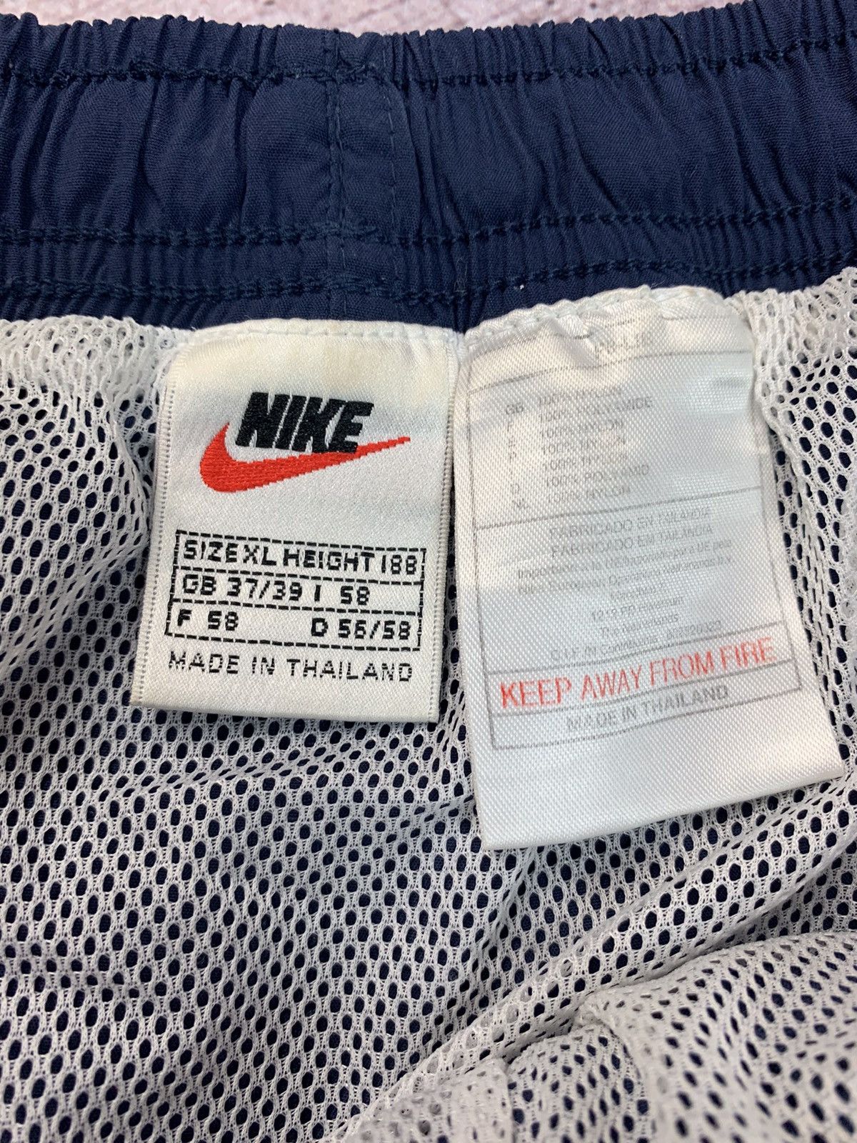 Nike Nike Big Logo Swoosh Vintage Shorts Size US 36 / EU 52 - 7 Thumbnail