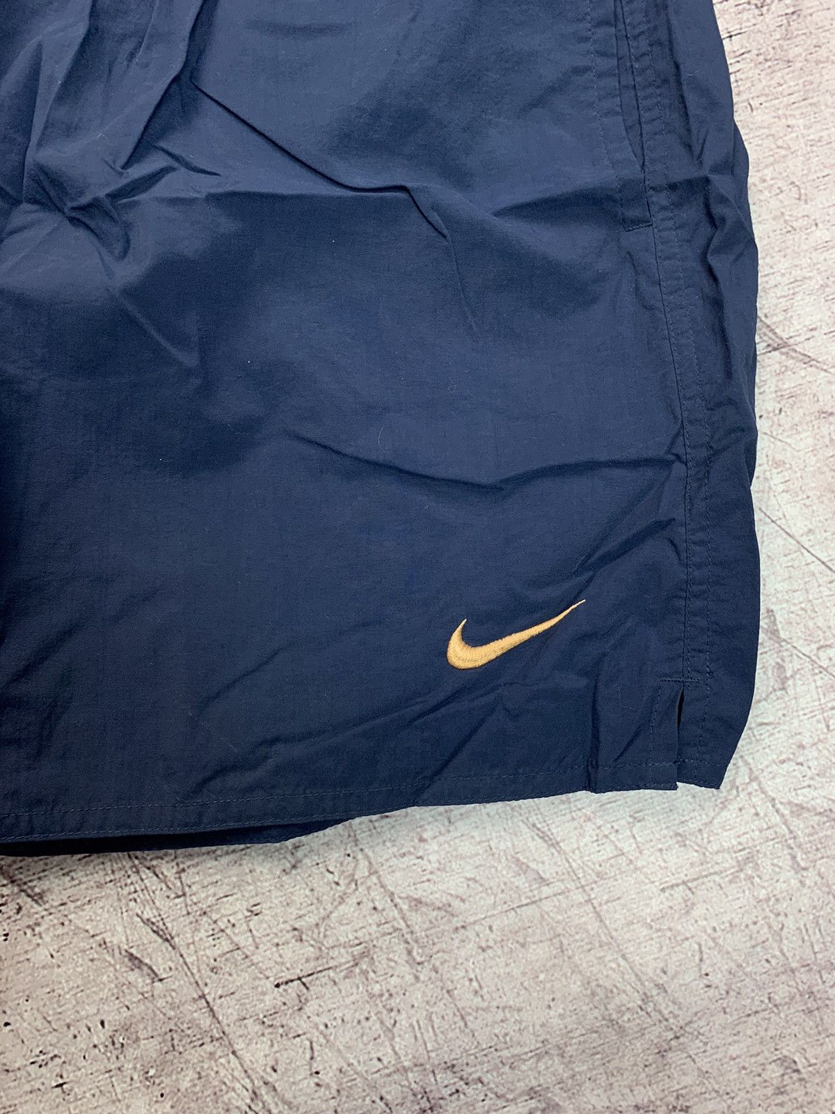 Nike Nike Big Logo Swoosh Vintage Shorts Size US 36 / EU 52 - 6 Thumbnail