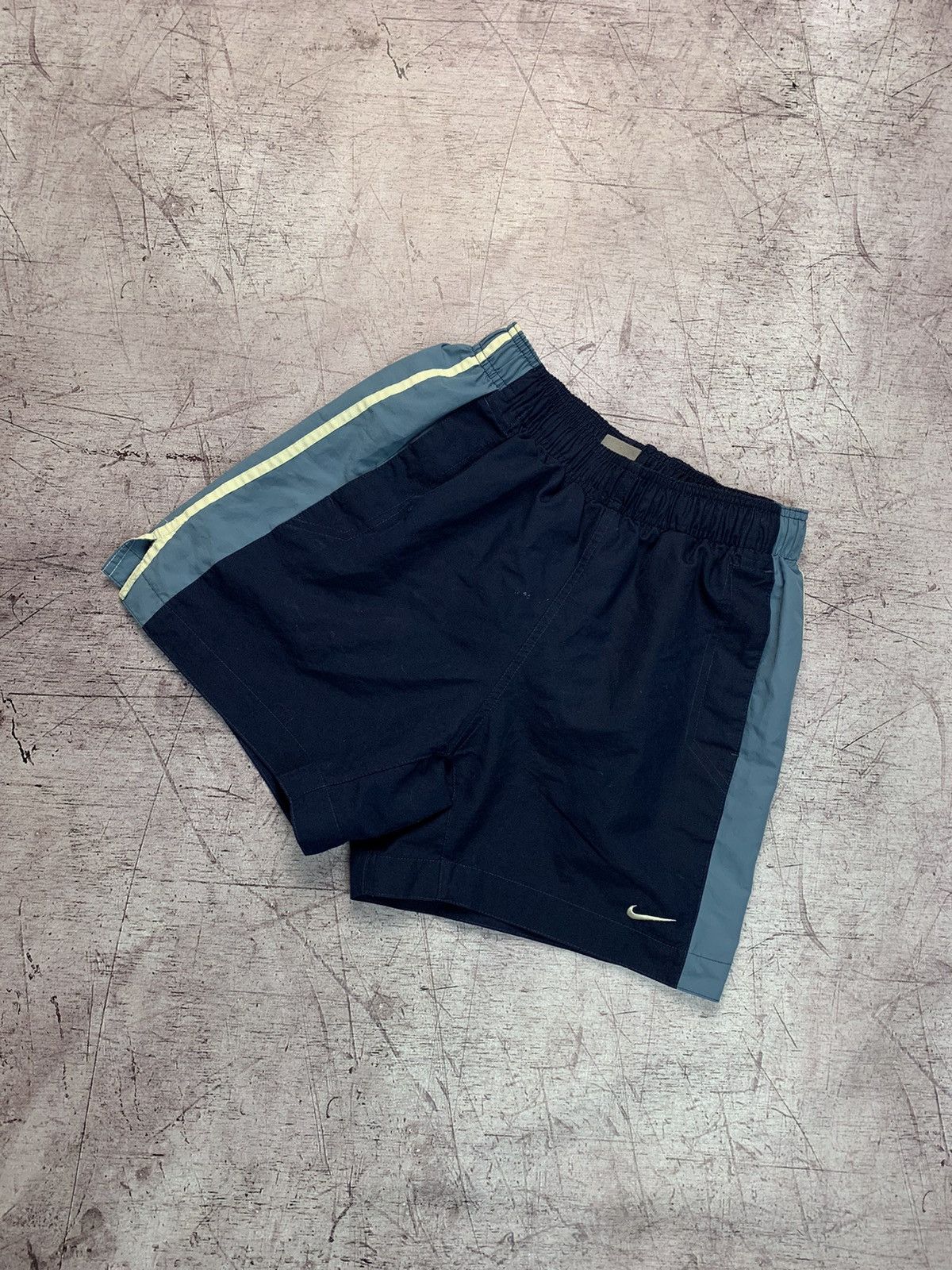 Nike Nike Vintage Y2K 90s Shorts Size US 30 / EU 46 - 1 Thumbnail