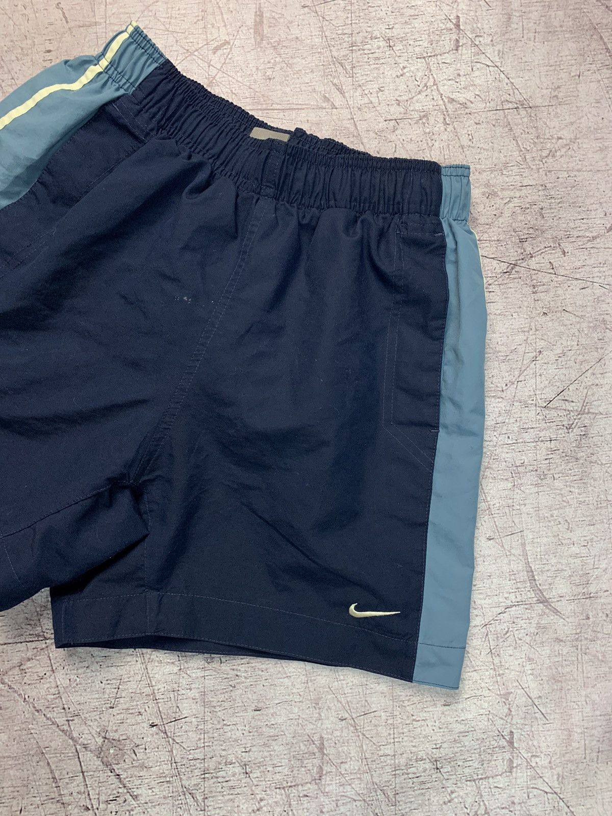 Nike Nike Vintage Y2K 90s Shorts Size US 30 / EU 46 - 2 Thumbnail