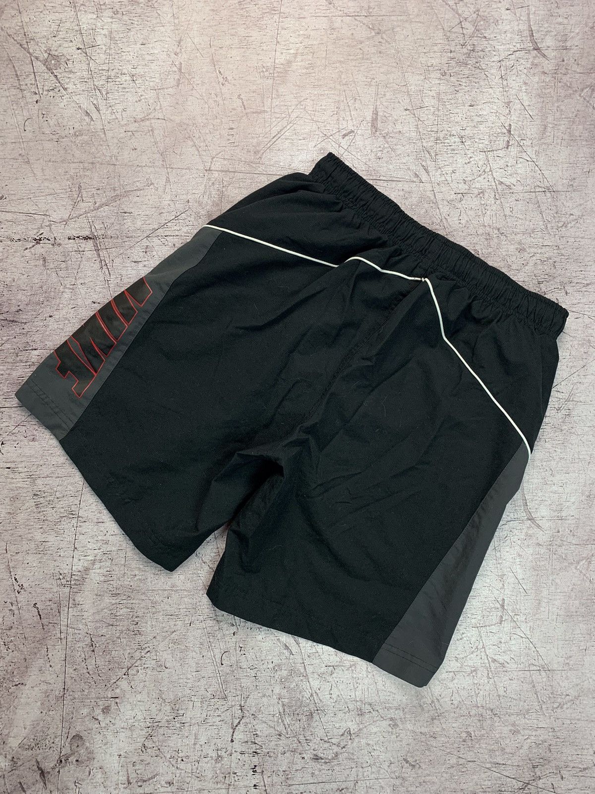 Nike Nike Vintage Shorts Size US 30 / EU 46 - 2 Thumbnail