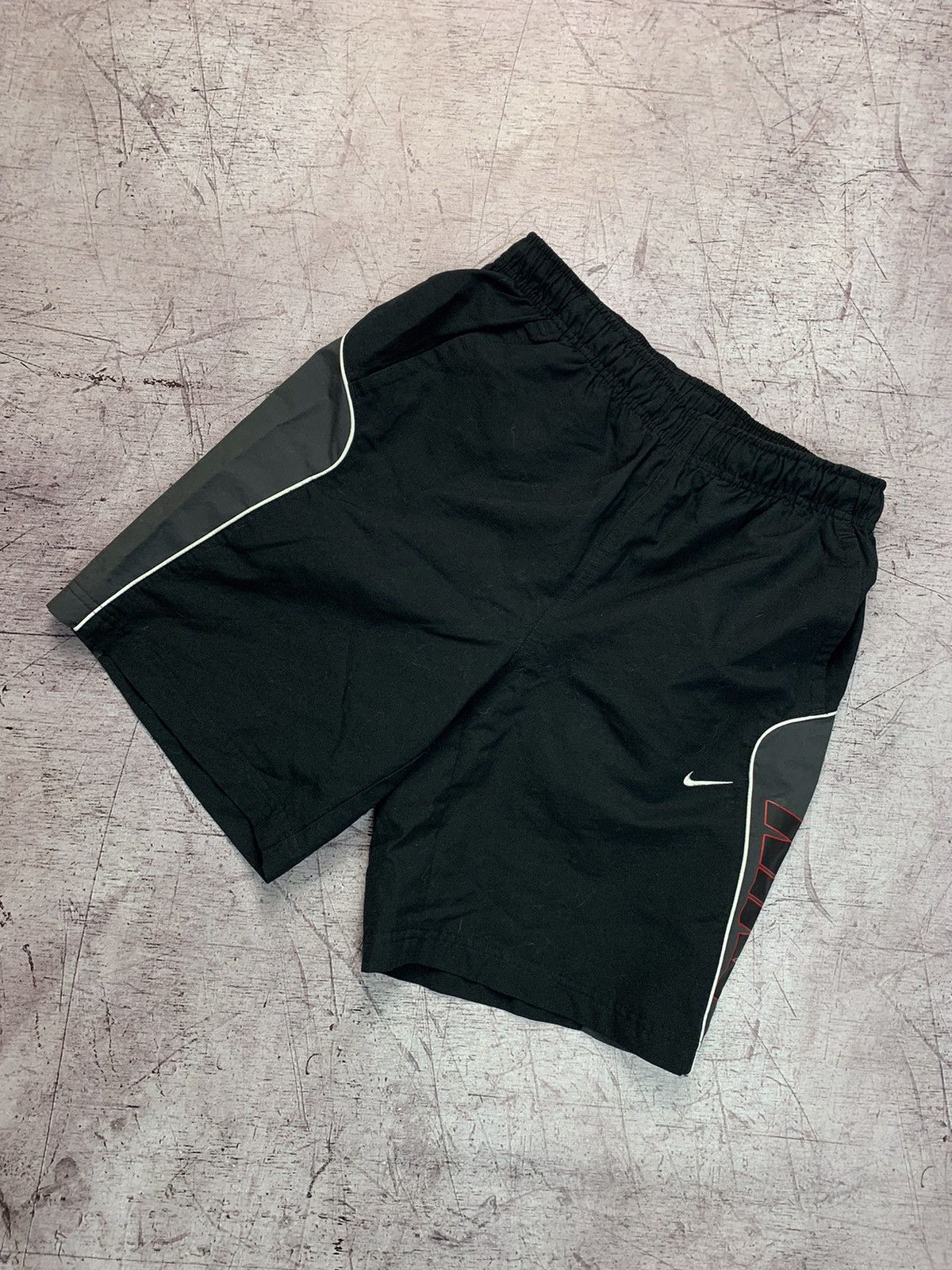 Nike Nike Vintage Shorts Size US 30 / EU 46 - 1 Thumbnail