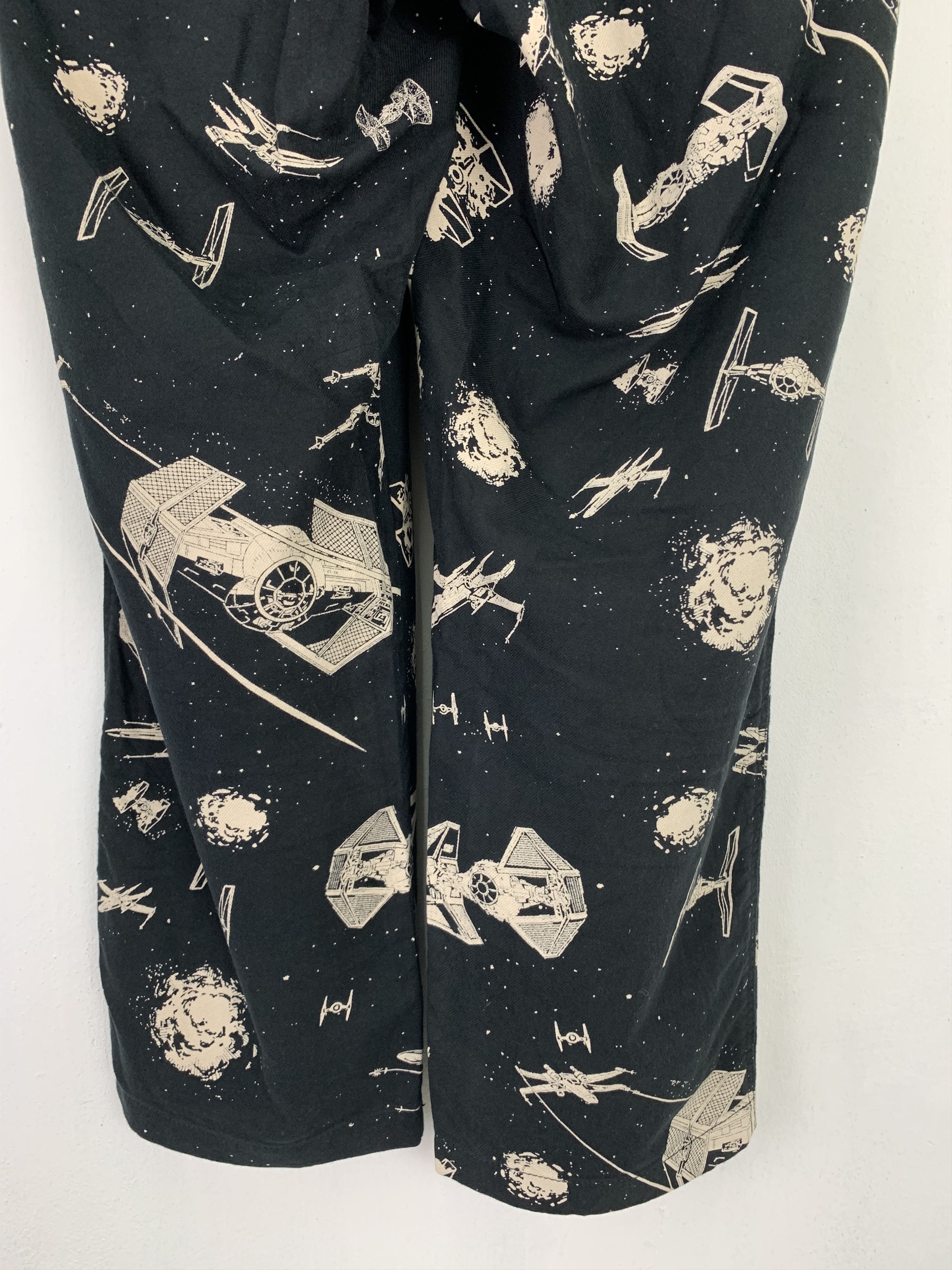 Japanese Brand 💥Sweatpants Star Wars Monogram Japan Brand Vtg Streetwear Size US 30 / EU 46 - 7 Thumbnail