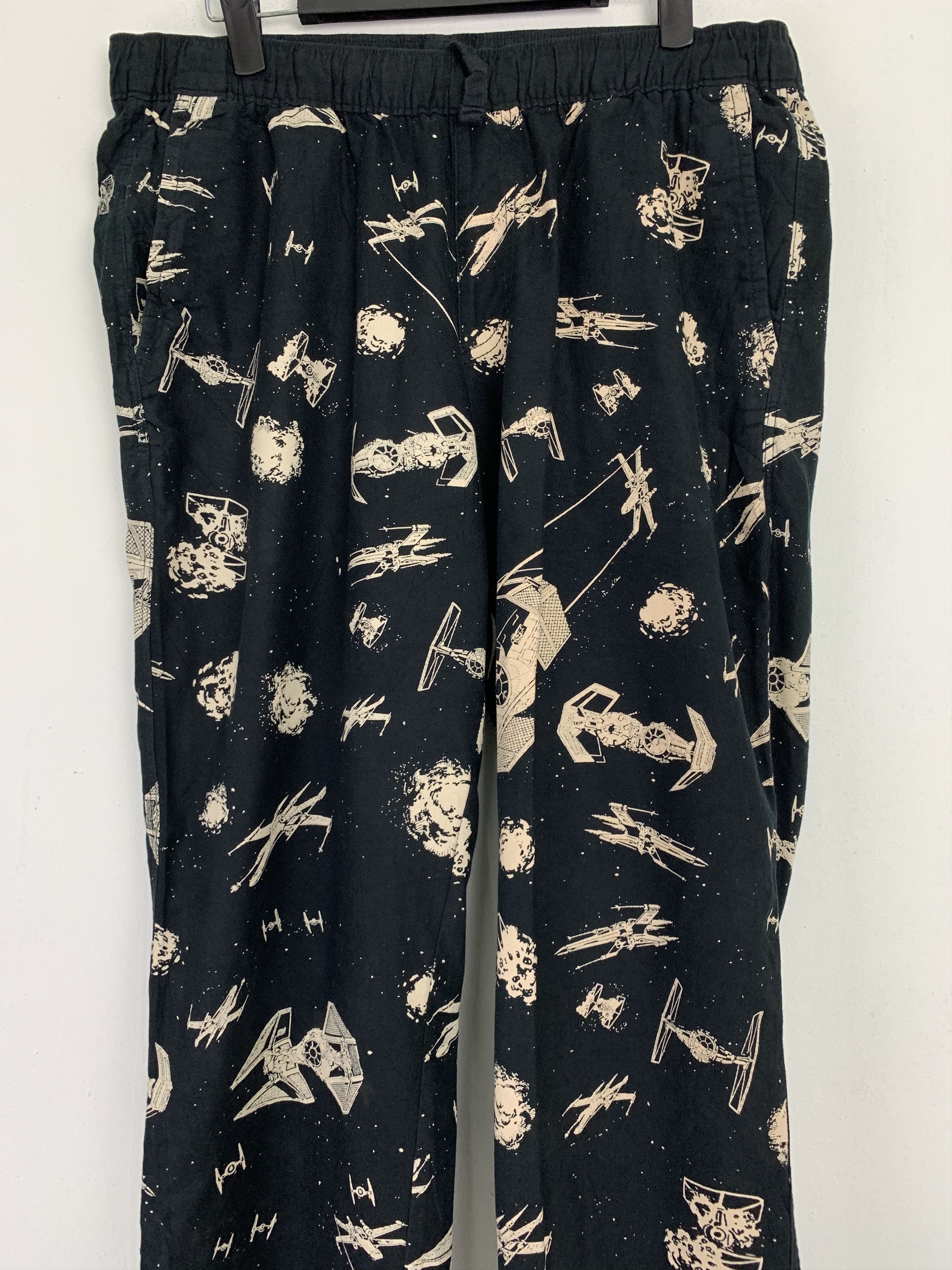 Japanese Brand 💥Sweatpants Star Wars Monogram Japan Brand Vtg Streetwear Size US 30 / EU 46 - 1 Thumbnail