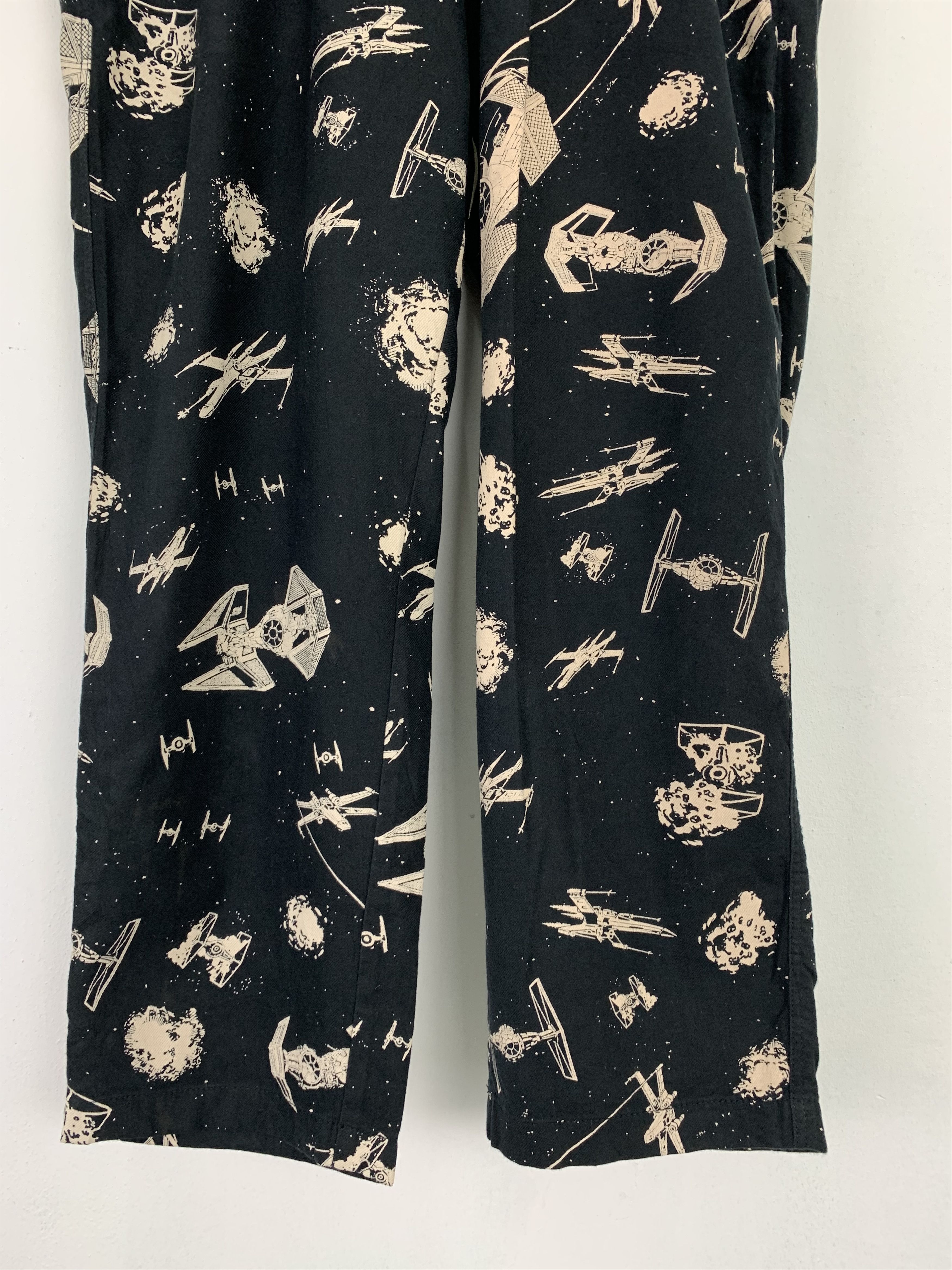Japanese Brand 💥Sweatpants Star Wars Monogram Japan Brand Vtg Streetwear Size US 30 / EU 46 - 3 Thumbnail