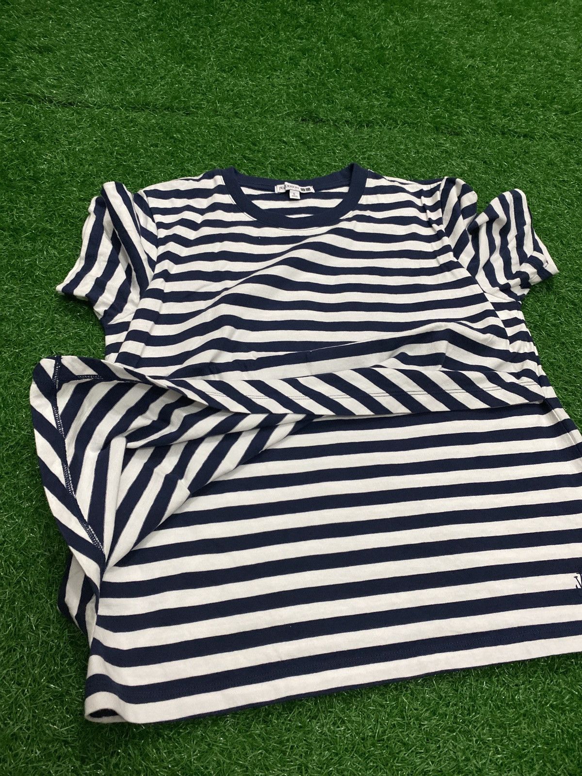 JW Anderson JW ANDERSON UNIQLO T-SHIRT Size US L / EU 52-54 / 3 - 2 Thumbnail