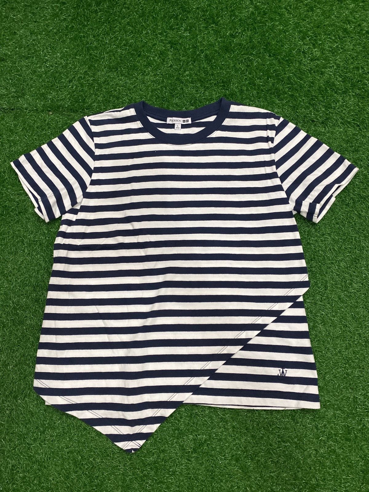 JW Anderson JW ANDERSON UNIQLO T-SHIRT Size US L / EU 52-54 / 3 - 1 Thumbnail