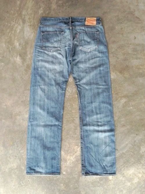 Levi's Vintage Levi's 501 Faded Blue Distressed Jeans 36x33 Size US 36 / EU 52 - 2 Thumbnail