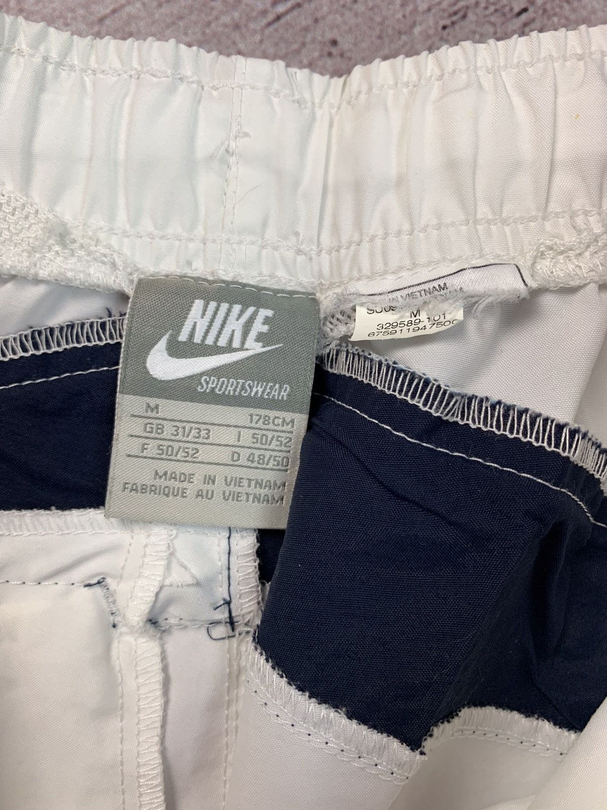 Nike Nike Sportswear Vintage Shorts Size US 32 / EU 48 - 4 Thumbnail