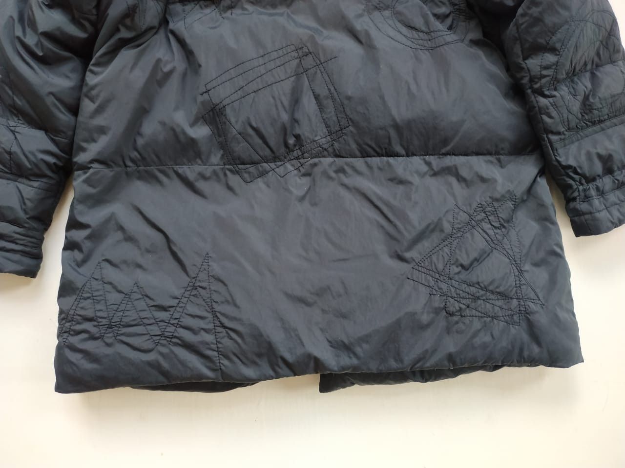 Hai Sporting Gear Fit S to M, Reversible Geometric-Stitch Pattern Down Jacket Size US M / EU 48-50 / 2 - 8 Thumbnail