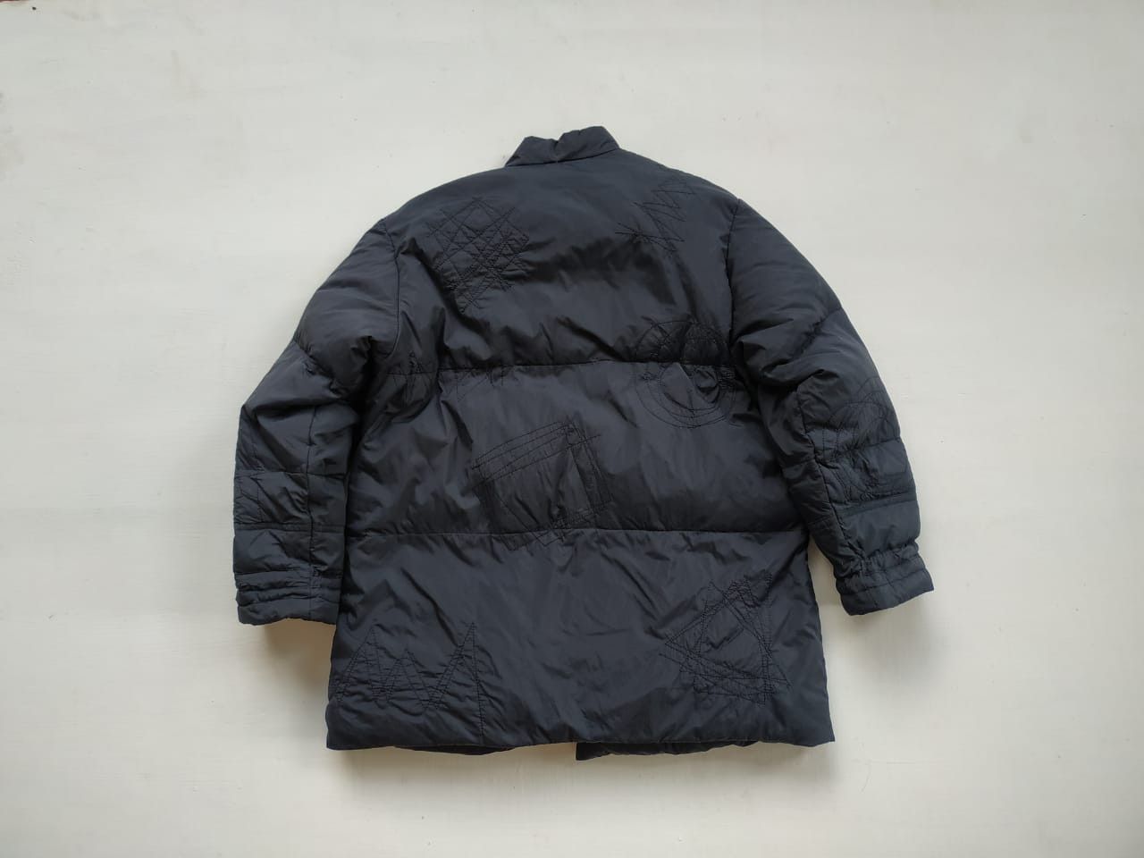 Hai Sporting Gear Fit S to M, Reversible Geometric-Stitch Pattern Down Jacket Size US M / EU 48-50 / 2 - 11 Thumbnail