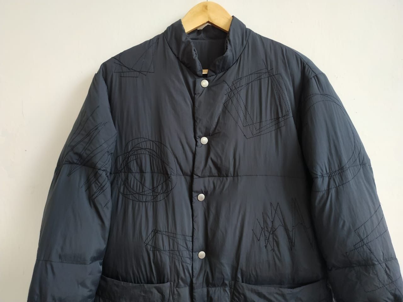 Hai Sporting Gear Fit S to M, Reversible Geometric-Stitch Pattern Down Jacket Size US M / EU 48-50 / 2 - 7 Thumbnail