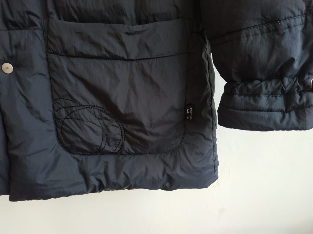 Hai Sporting Gear Fit S to M, Reversible Geometric-Stitch Pattern Down Jacket Size US M / EU 48-50 / 2 - 4 Thumbnail