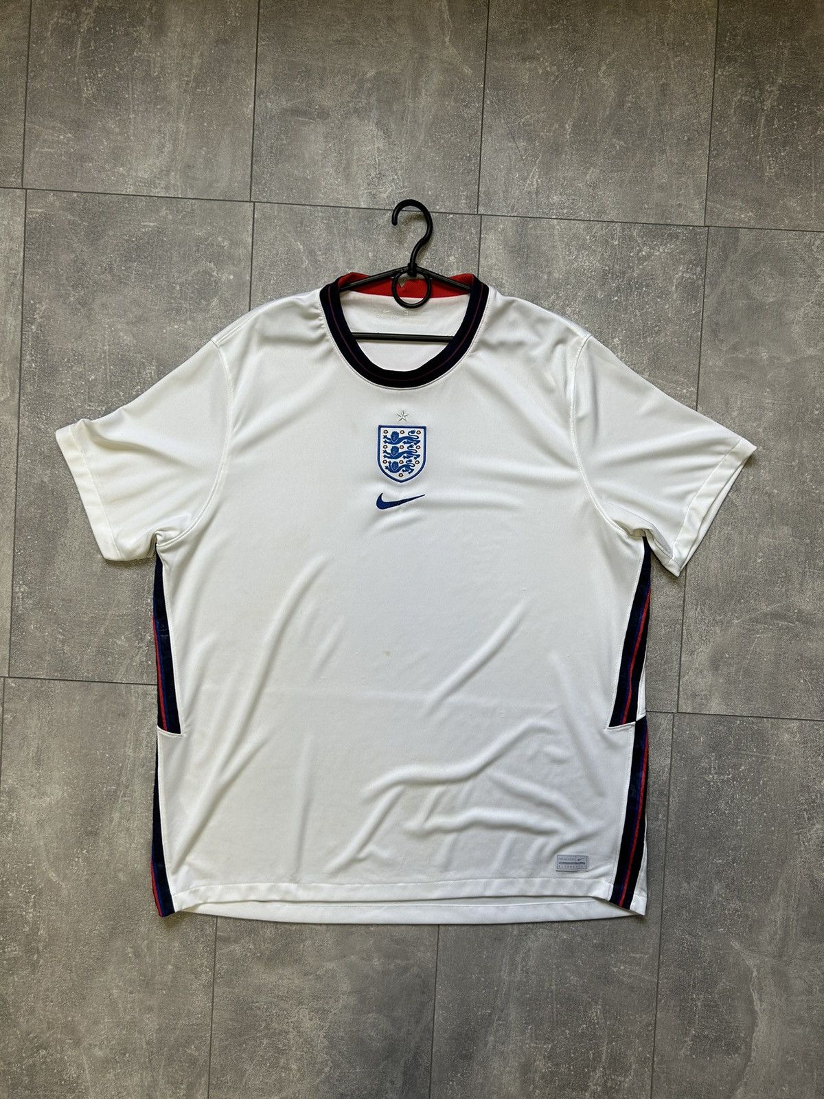 Nike Mens Vintage Nike England Home National Team T Shirt jersey Size US XL / EU 56 / 4 - 1 Thumbnail