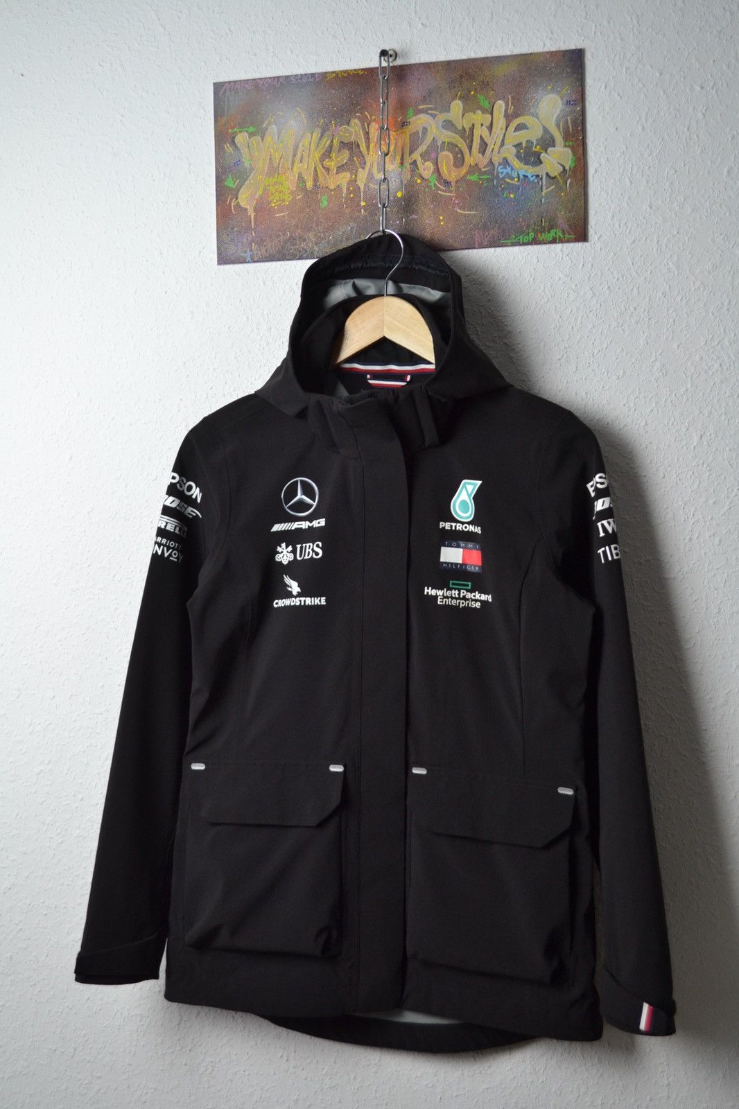 Tommy hilfiger mercedes on sale f1 jacket