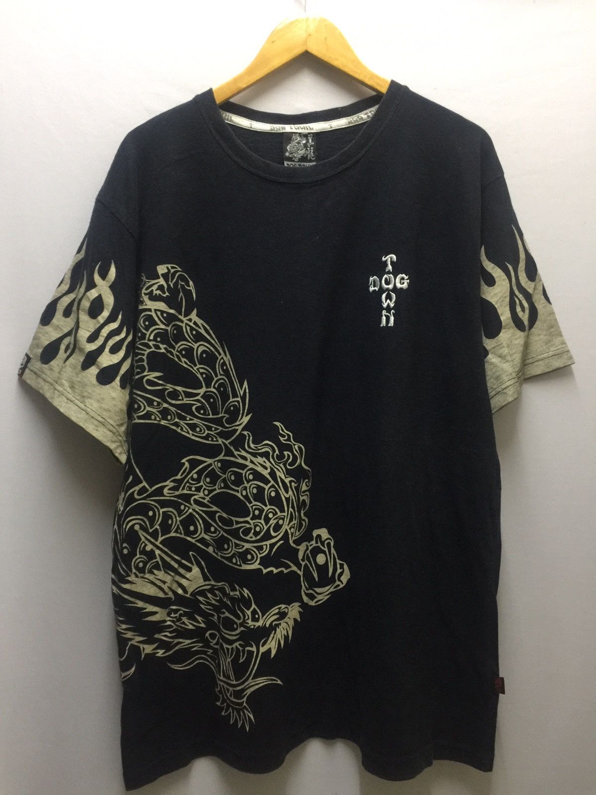 Dogtown Vintage Dogtown Over Print Tees Baggy Wide Shirt Size US XL / EU 56 / 4 - 1 Thumbnail