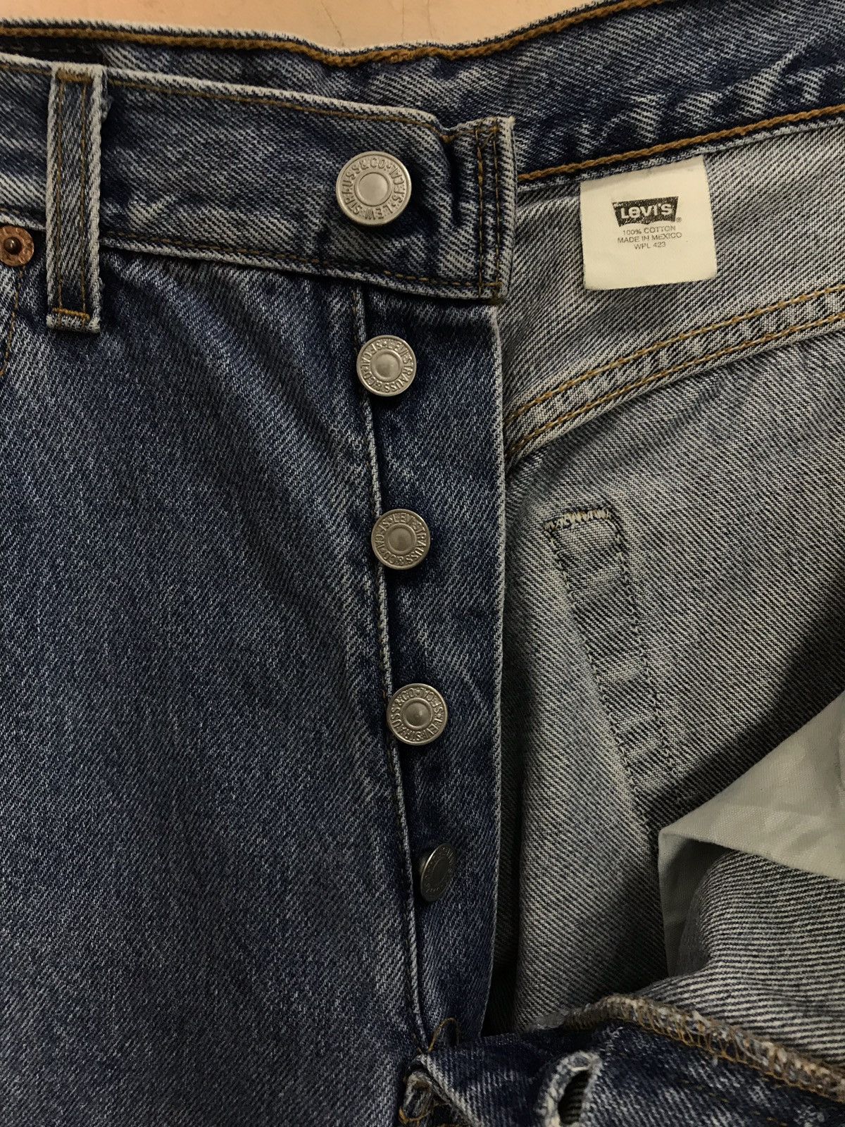Levi's Vintage Clothing × Vintage Vintage Levi’s 501 Classic Distressed Denim Jeans Straight Size US 31 - 6 Thumbnail