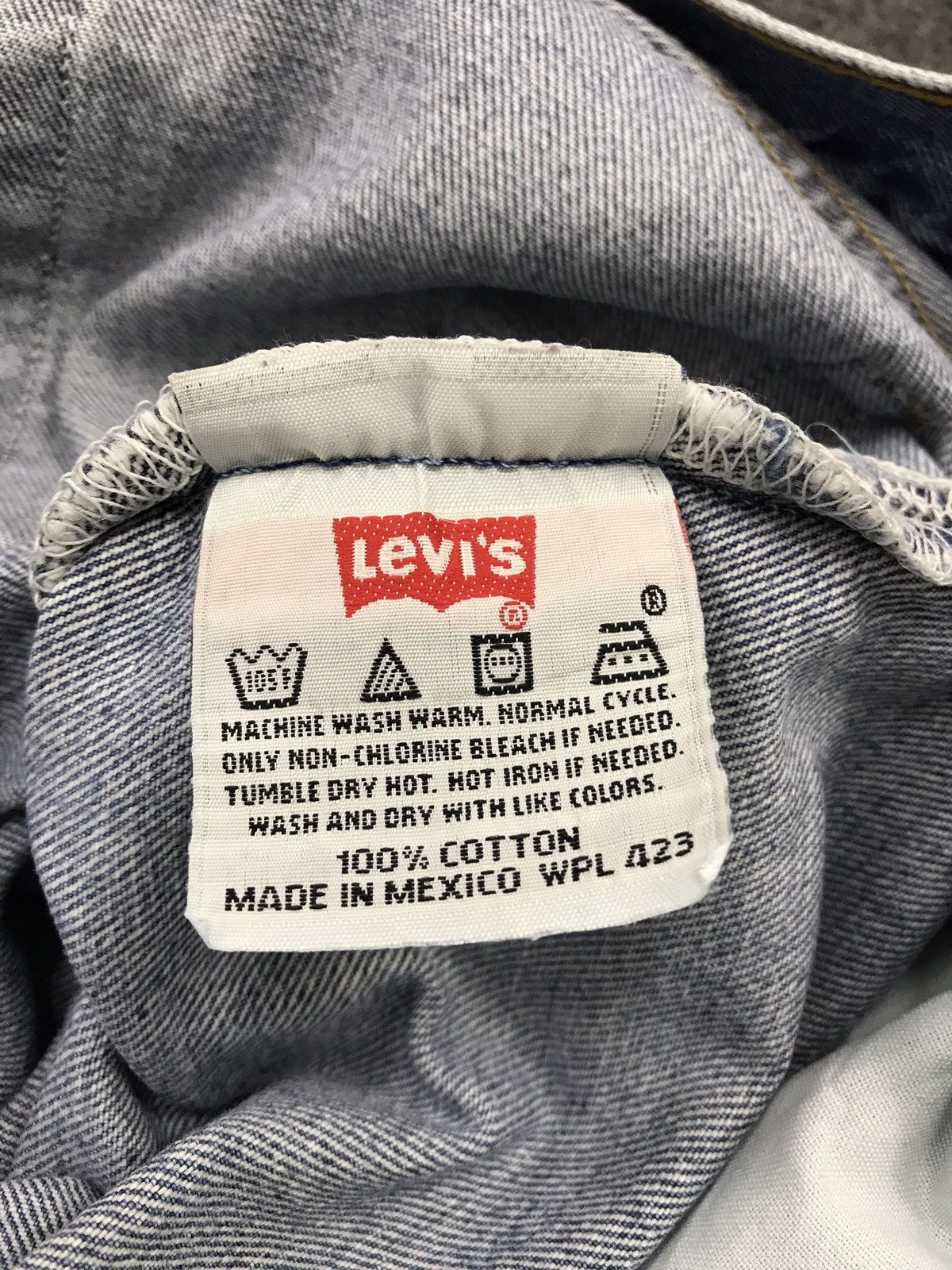 Levi's Vintage Clothing × Vintage Vintage Levi’s 501 Classic Distressed Denim Jeans Straight Size US 31 - 15 Thumbnail