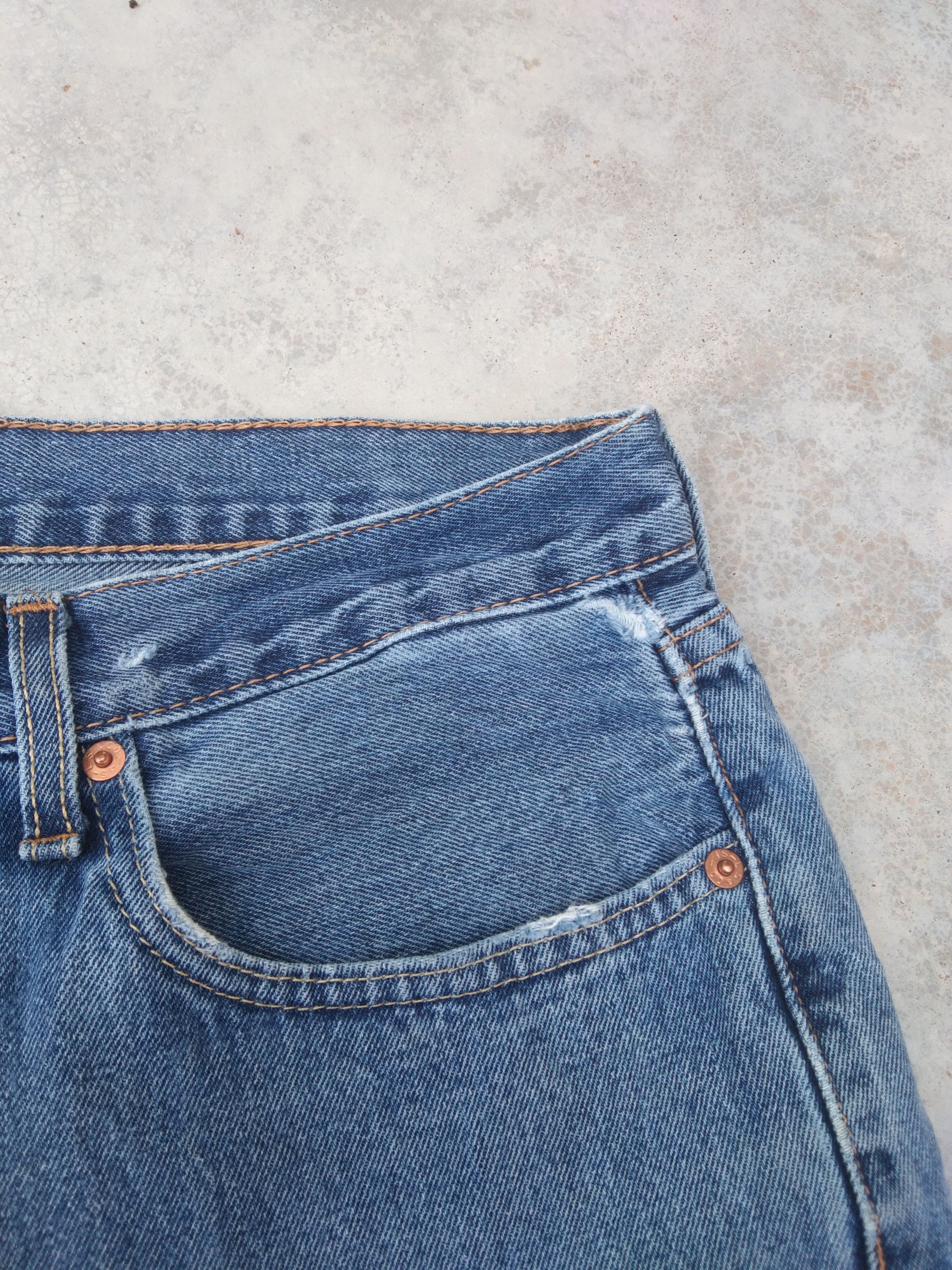 Levi's Vintage Levi's Jeans 550 Blue Washed Denim 36x32 Size US 36 / EU 52 - 7 Thumbnail