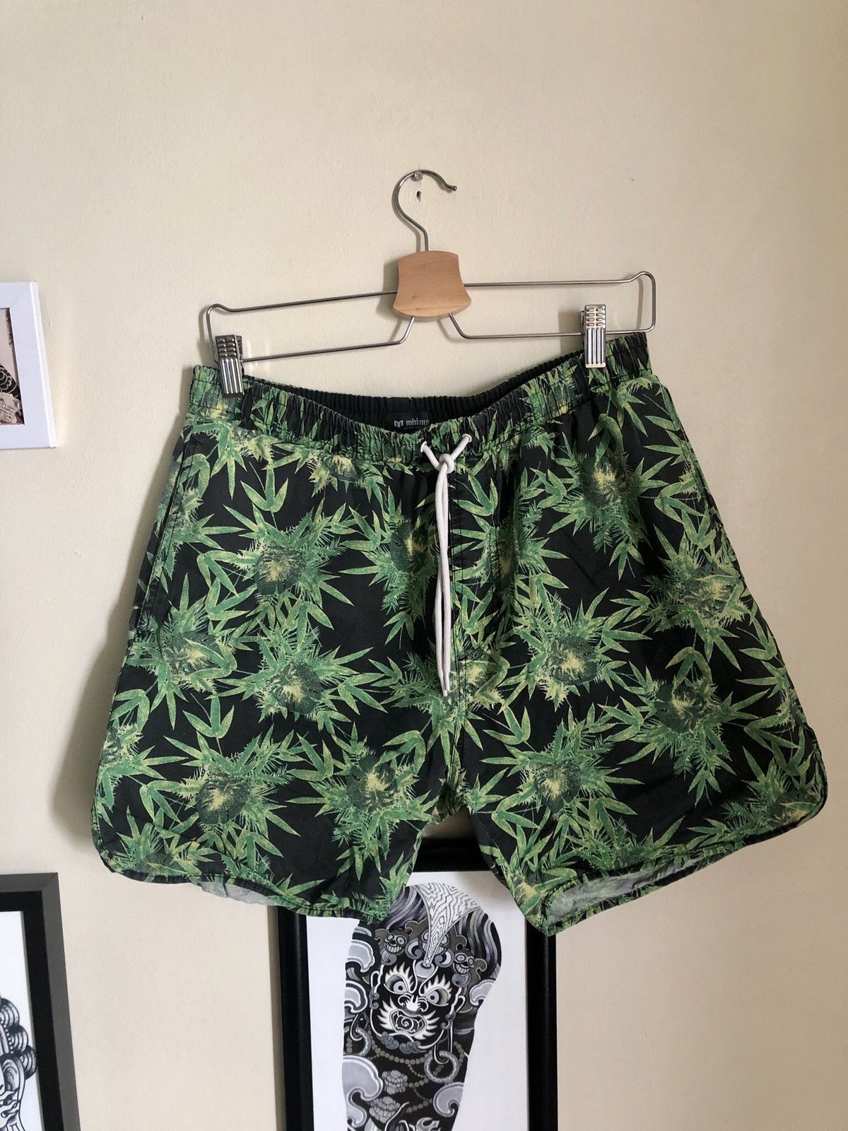 Minimum Minimum Swim shorts trunks Bamboo leaves pattern Size US 32 / EU 48 - 1 Thumbnail