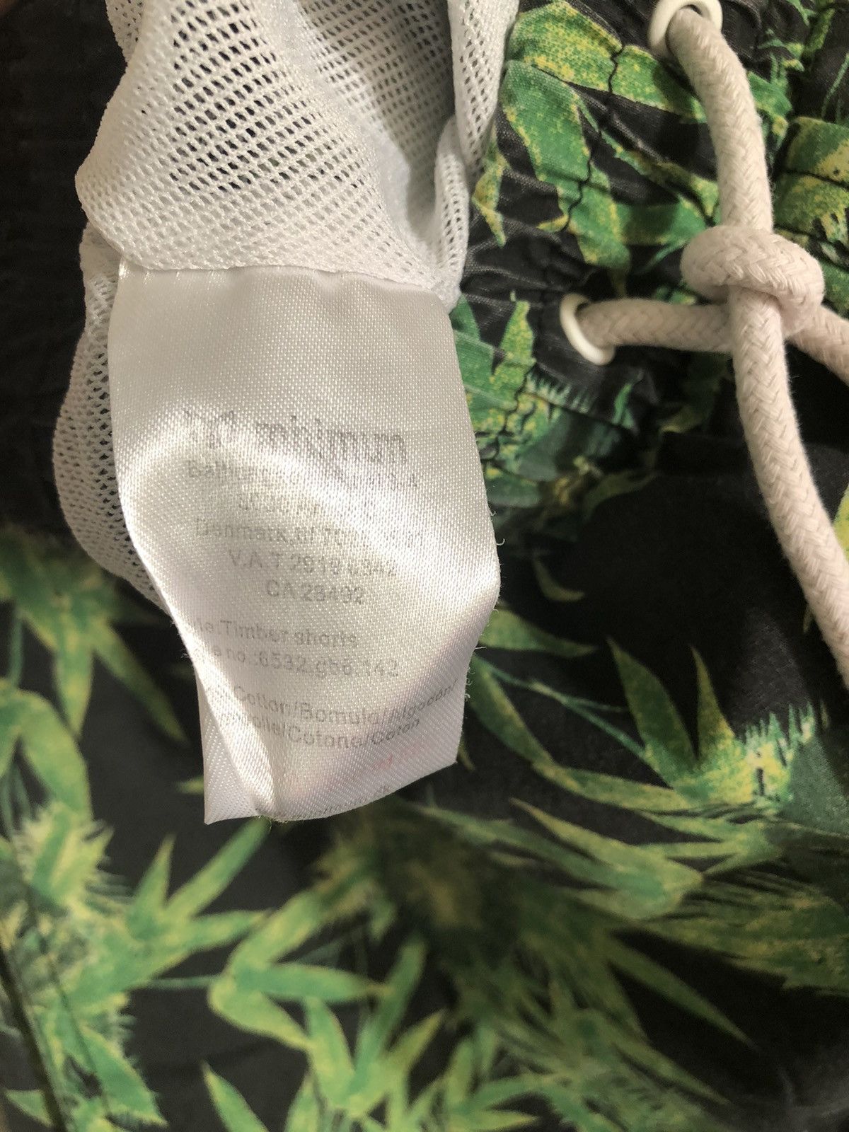 Minimum Minimum Swim shorts trunks Bamboo leaves pattern Size US 32 / EU 48 - 5 Thumbnail