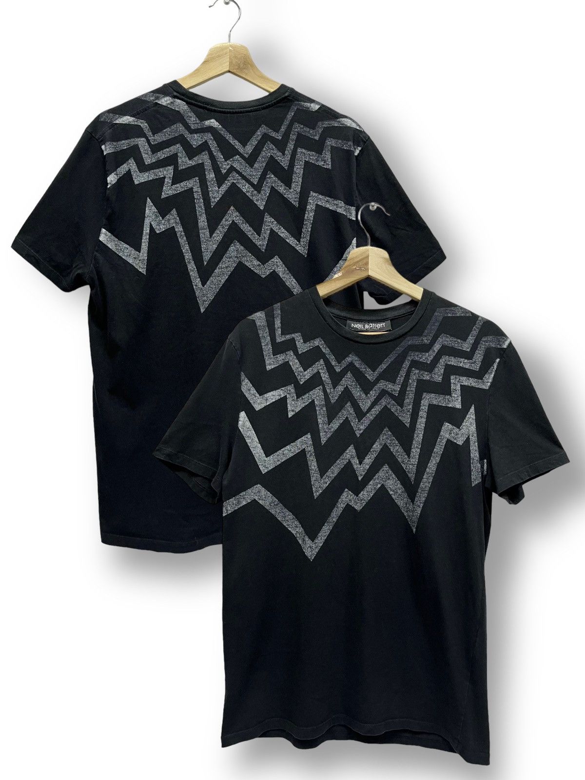Neil Barrett NEIL BARRETT Designer Iconic Sharp Design Slim Fit T-Shirt Size US M / EU 48-50 / 2 - 1 Thumbnail