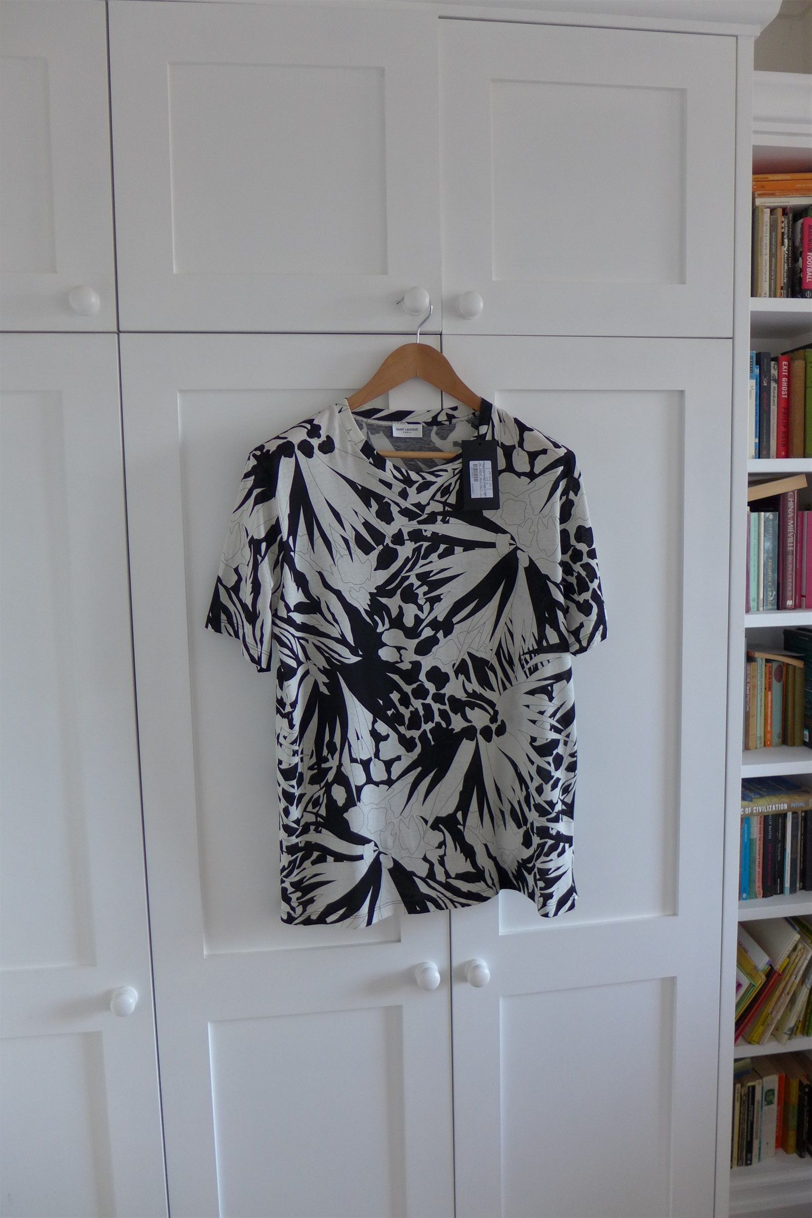 image of Saint Laurent Paris Saint Laurent Ss20 Jungle Flower Print T-Shirt in Black White (Size Small)