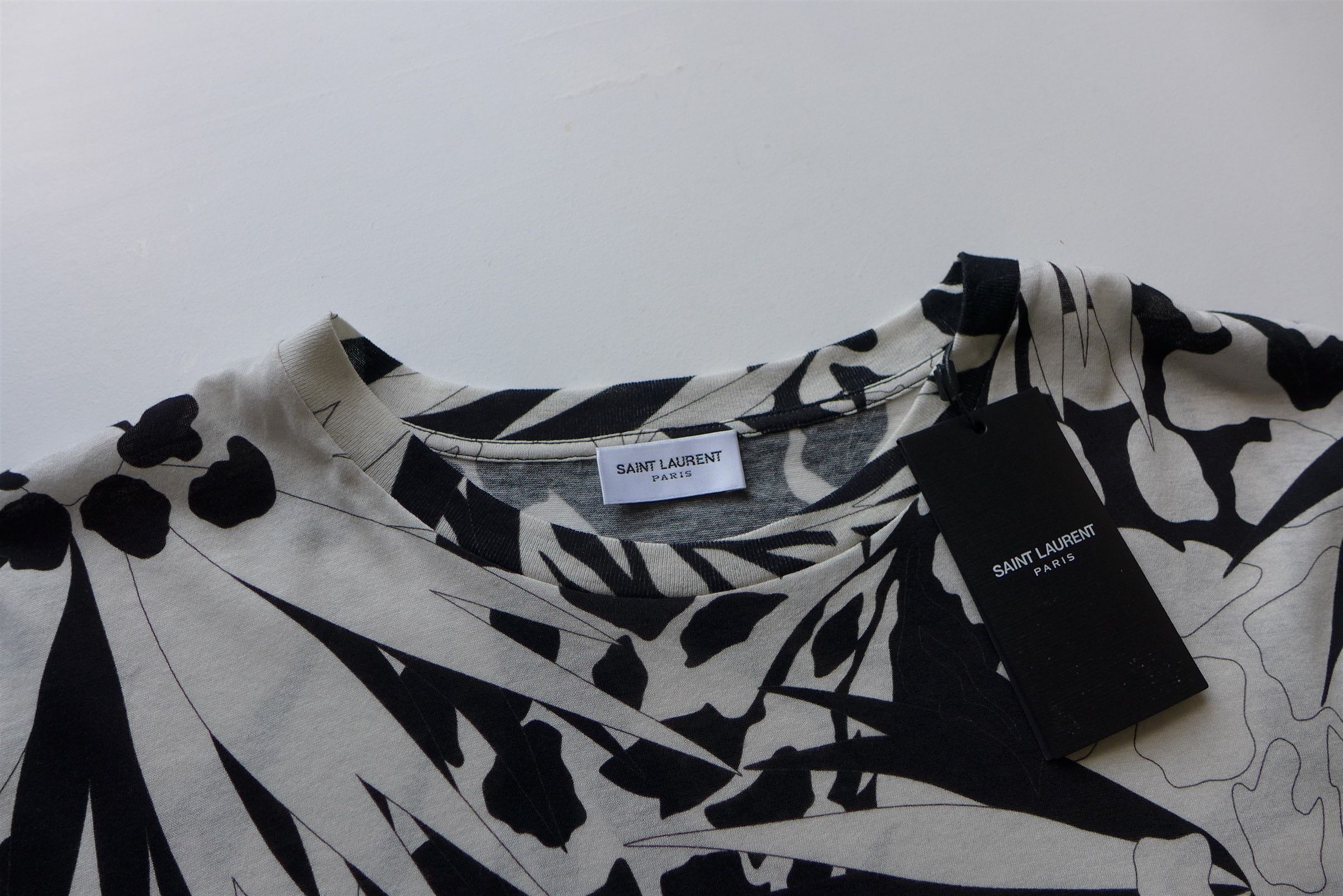 Saint Laurent Paris Saint Laurent SS20 Jungle Flower Print T-Shirt Size US S / EU 44-46 / 1 - 3 Thumbnail