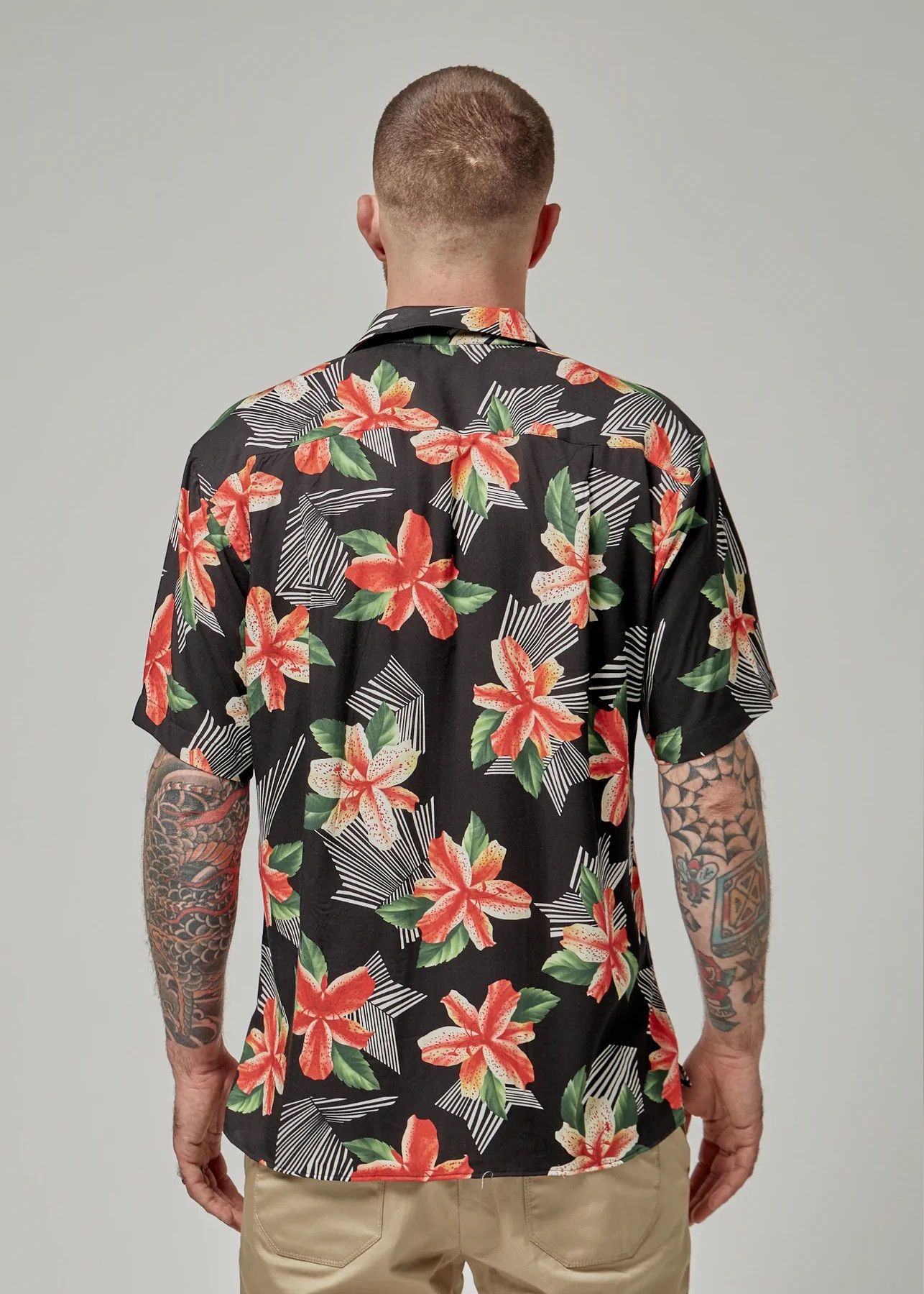 Gitman Bros. Vintage Gitman Vintage Hibiscus Rayon Camp Short-Sleeve Shirt Size US L / EU 52-54 / 3 - 2 Thumbnail