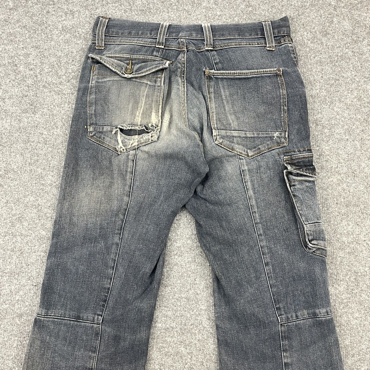 Japanese Brand × Vintage Vintage Japanese Brand Distressed Cargo Pants Size US 31 - 11 Thumbnail