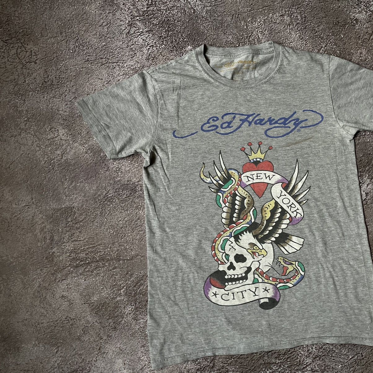 Vintage Vintage Y2K Ed Hardy Skulls Sun Faded Graphic Tee Streetwear Size US M / EU 48-50 / 2 - 4 Thumbnail