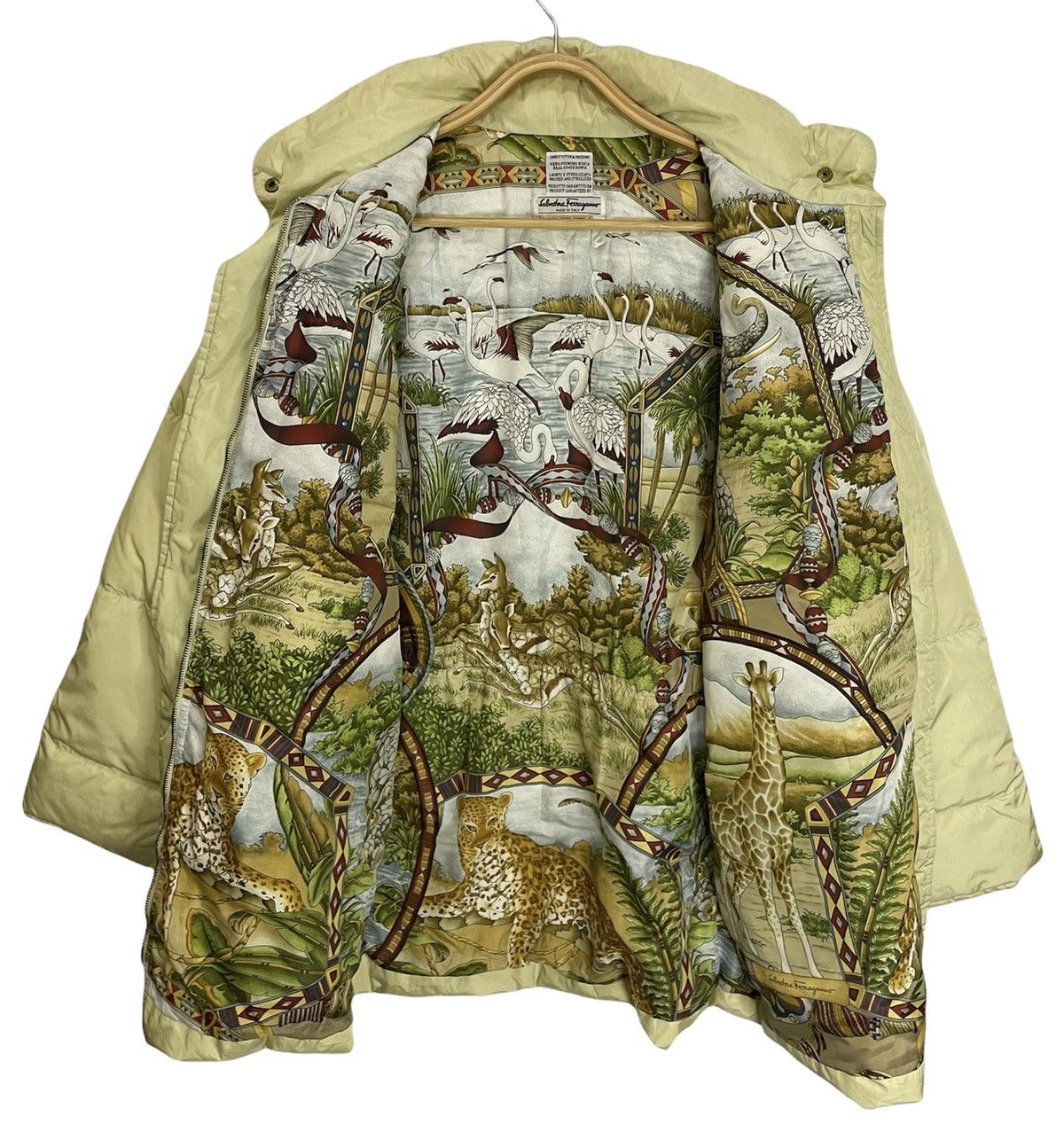 Salvatore Ferragamo Salvatore Ferragamo Animal Art Puffer Jacket Made In Italy Size US L / EU 52-54 / 3 - 1 Thumbnail