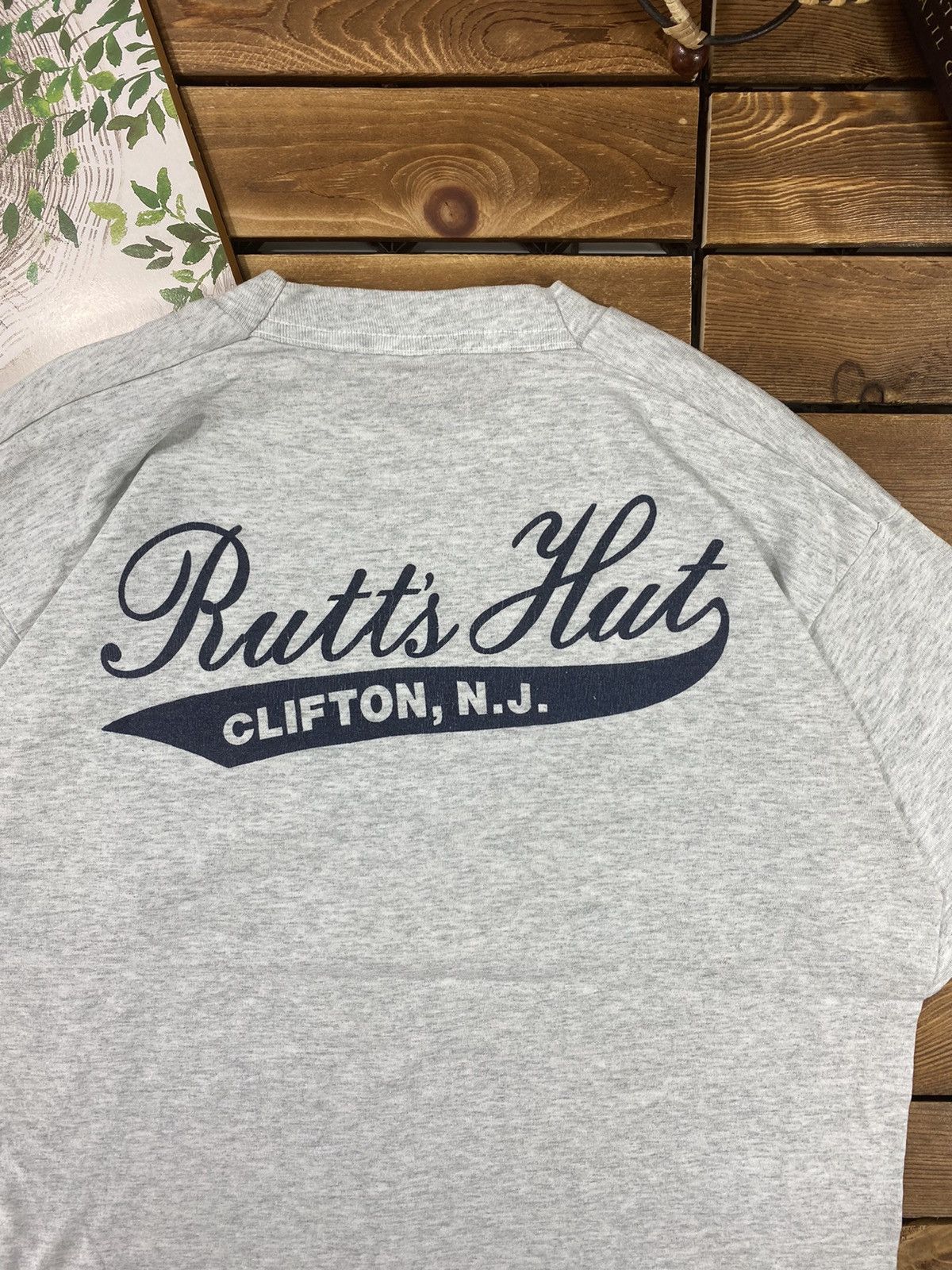 Fruit Of The Loom × Vintage Vintage Fruit Of The Loom Rutt’s Clifton NJ size L Size US L / EU 52-54 / 3 - 8 Thumbnail